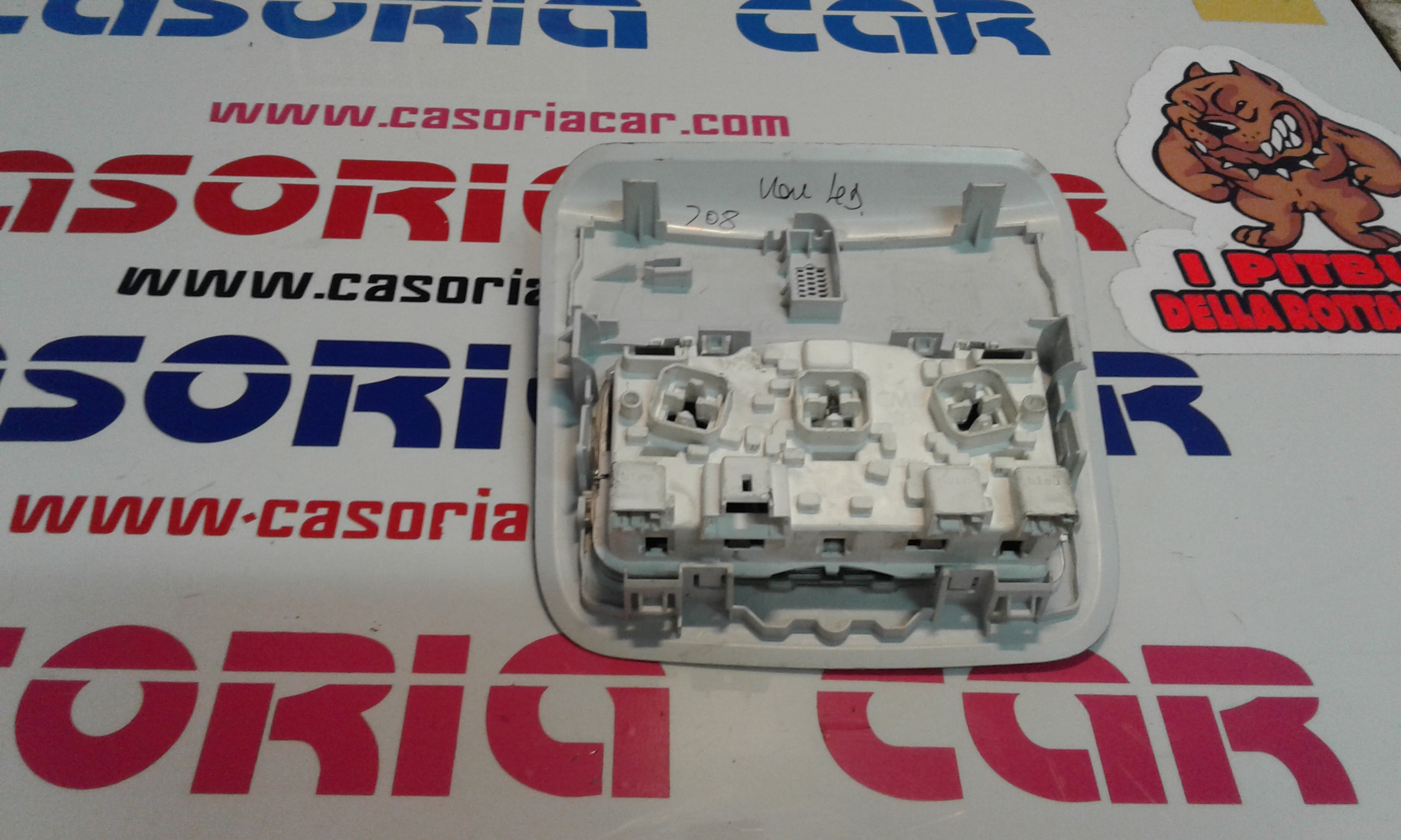 Luce di cortesia anteriore PEUGEOT 208 1 Serie