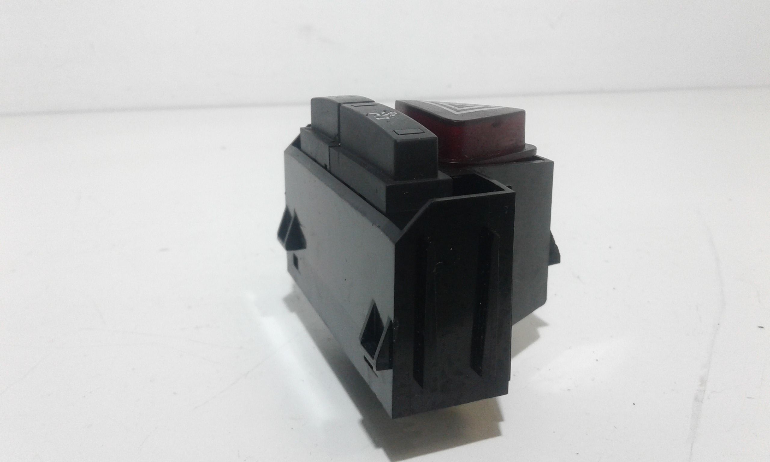 Pulsante luci di emergenza OPEL Corsa D 3P 1 Serie