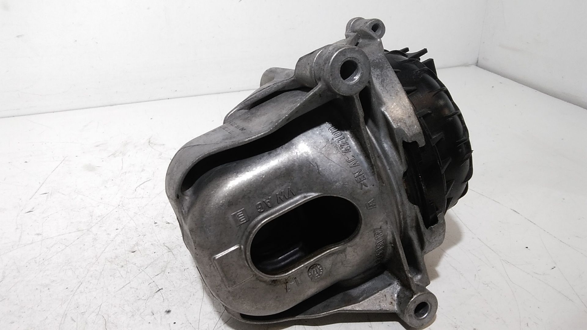 Supporto motore AUDI Q5 Serie (FYB)