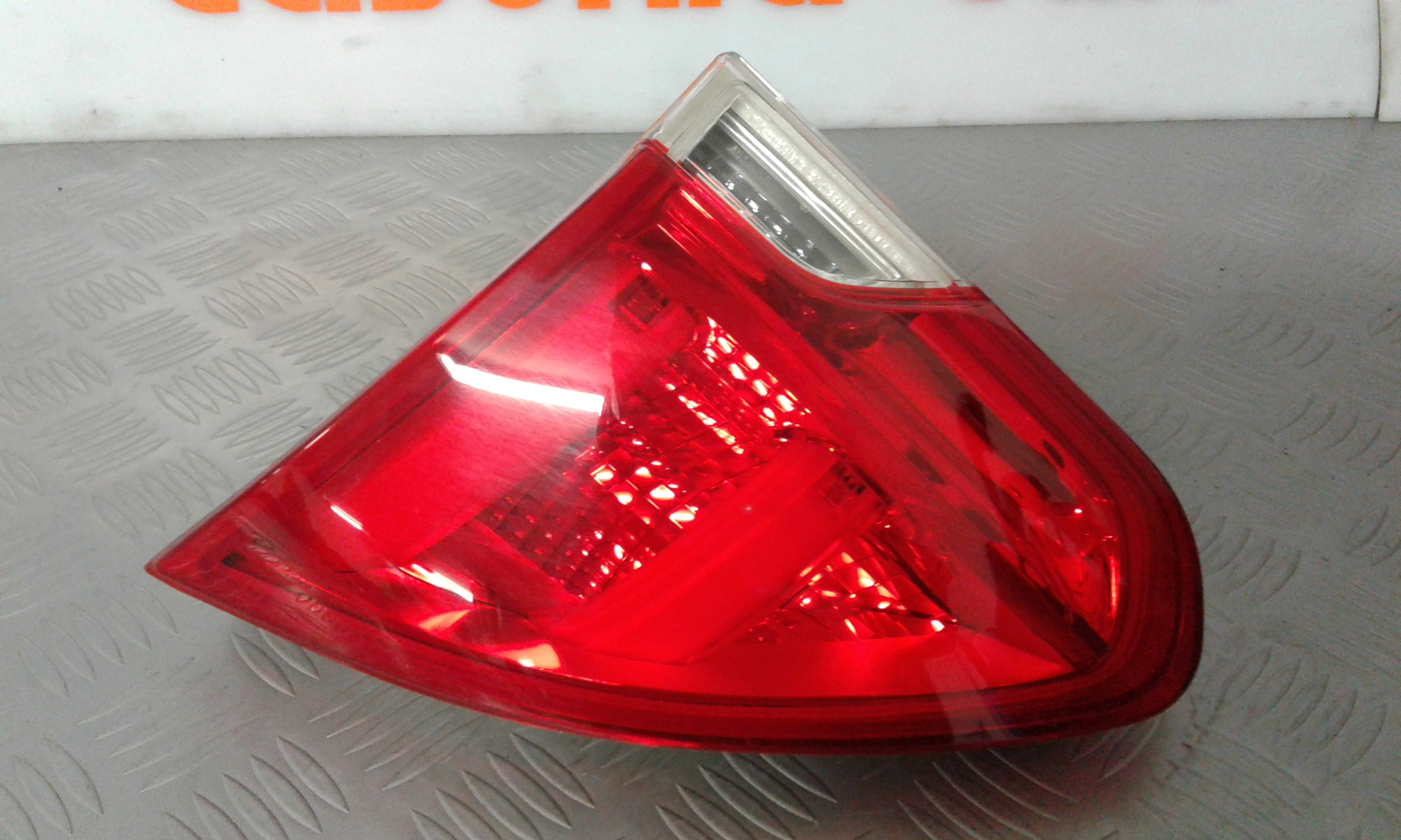 Stop Posteriore Destro Integrato nel Portello PEUGEOT 2008 1 Serie