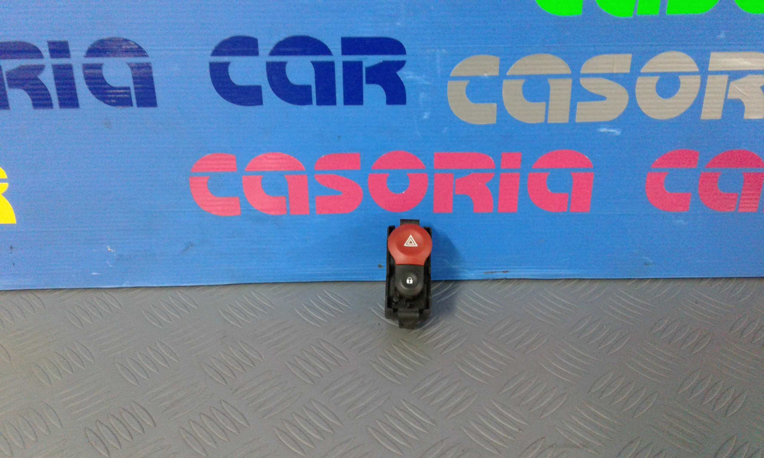 Pulsante luci di emergenza RENAULT Kangoo 4 Serie