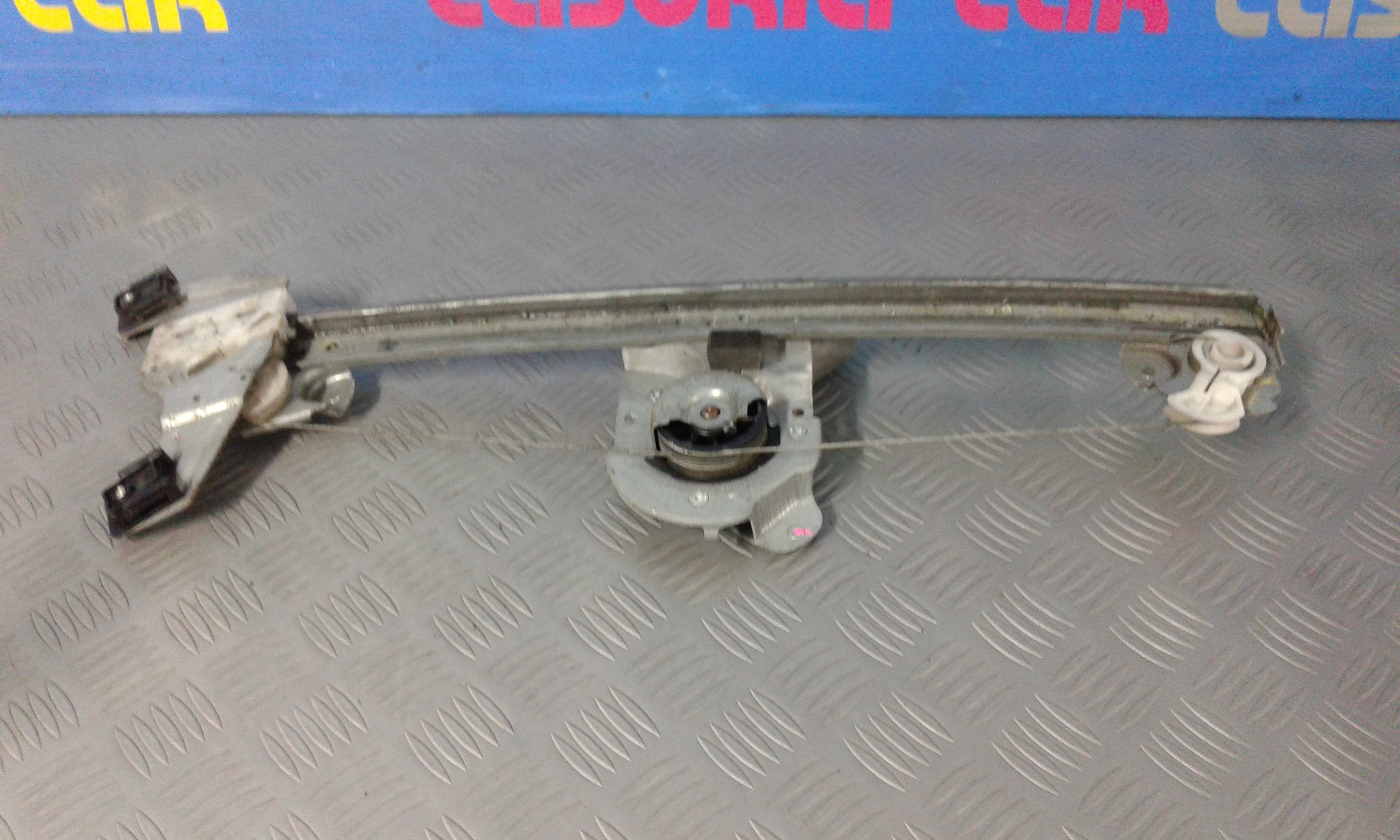 Cremagliera anteriore sinistra Guida PEUGEOT 107 1 Serie