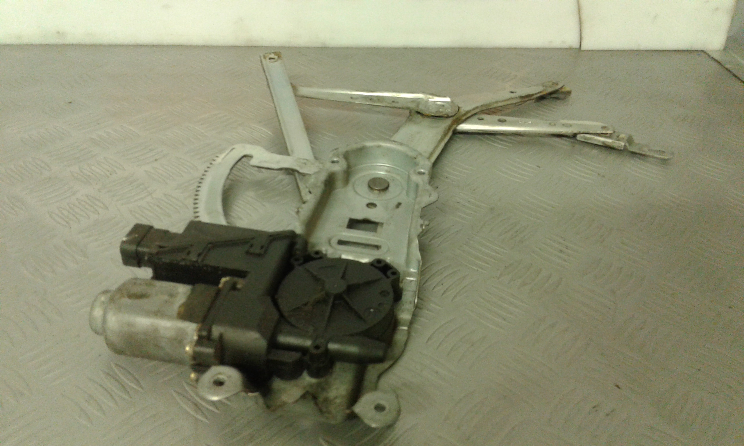 Cremagliera anteriore sinistra Guida OPEL Corsa C 3P 1 Serie