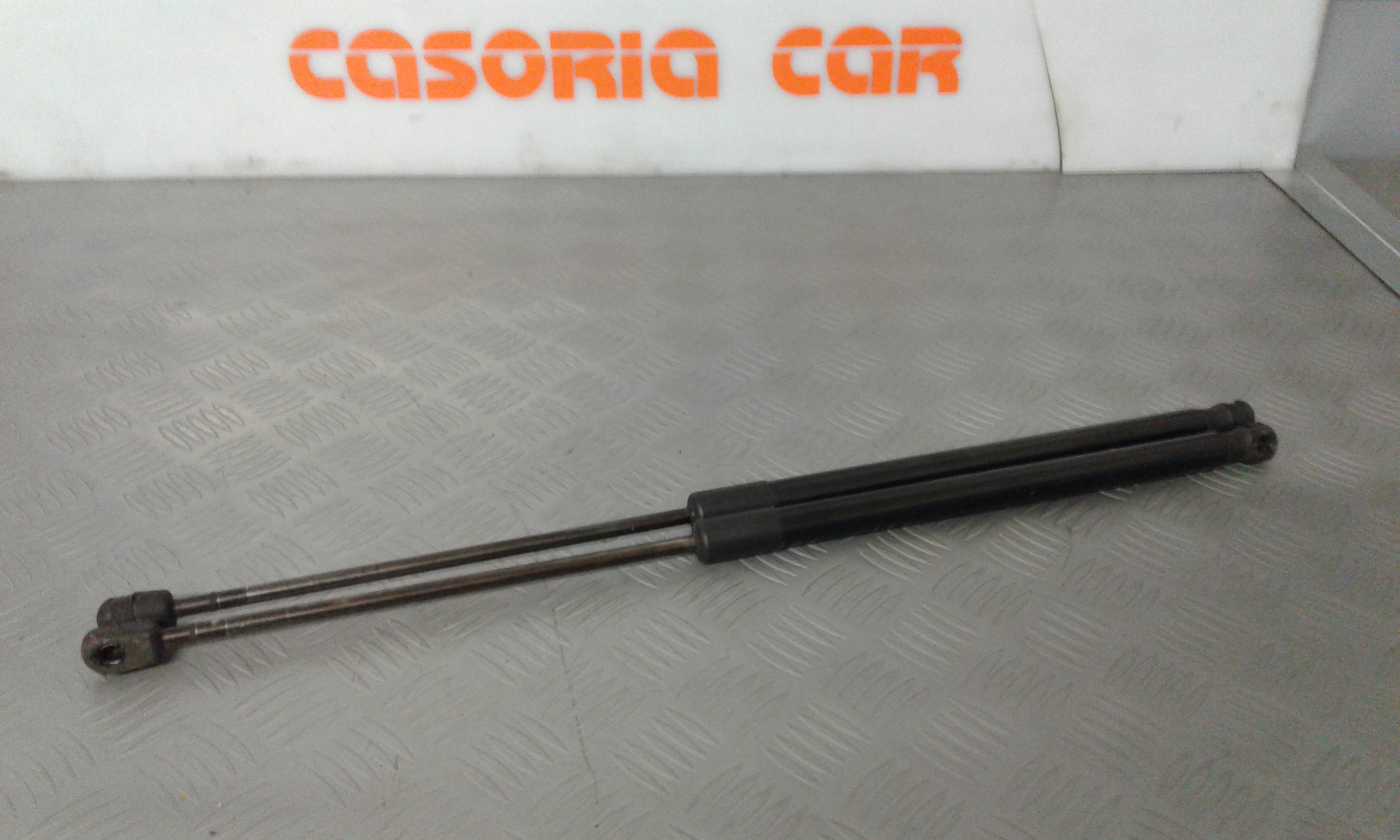 Pistoncini cofano Post. FORD Fiesta 6 Serie