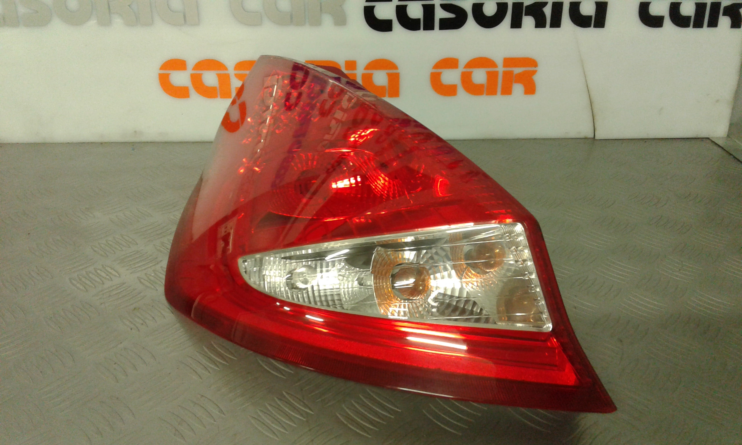 Stop Posteriore sinistro lato Guida FORD Fiesta 6 Serie