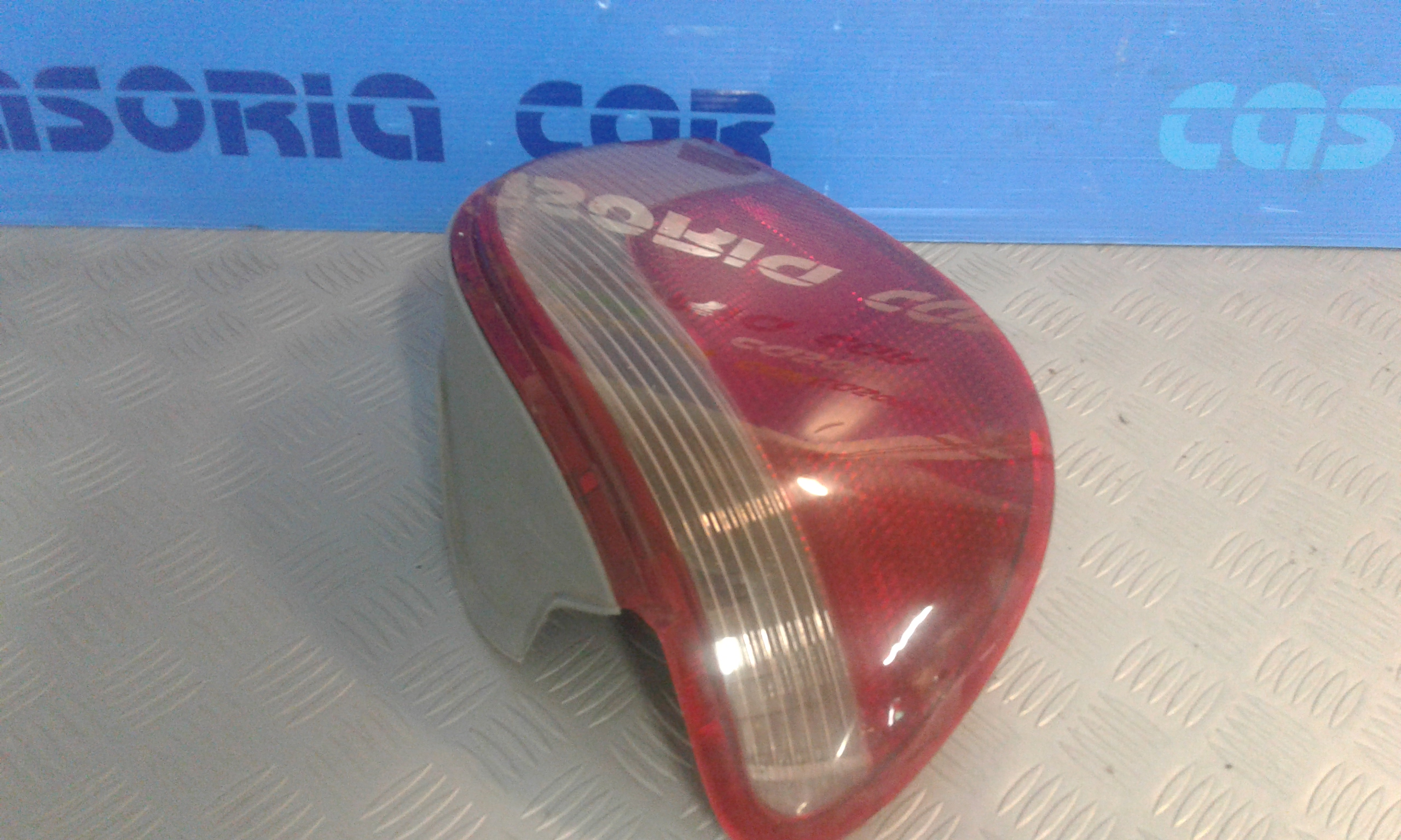 Stop Posteriore sinistro lato Guida TOYOTA Yaris 1 Serie