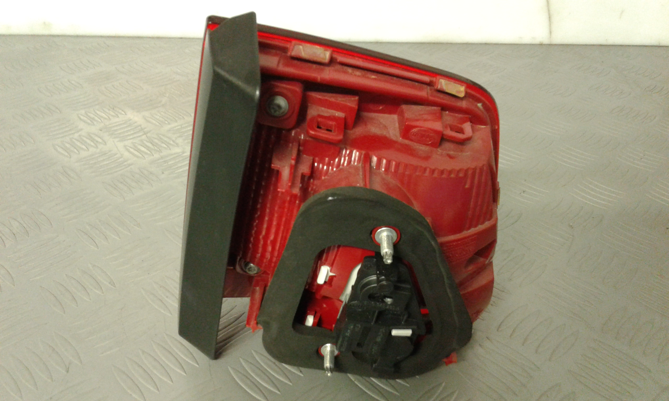 Stop Posteriore Destro Integrato nel Portello VOLKSWAGEN Tiguan 2 Serie