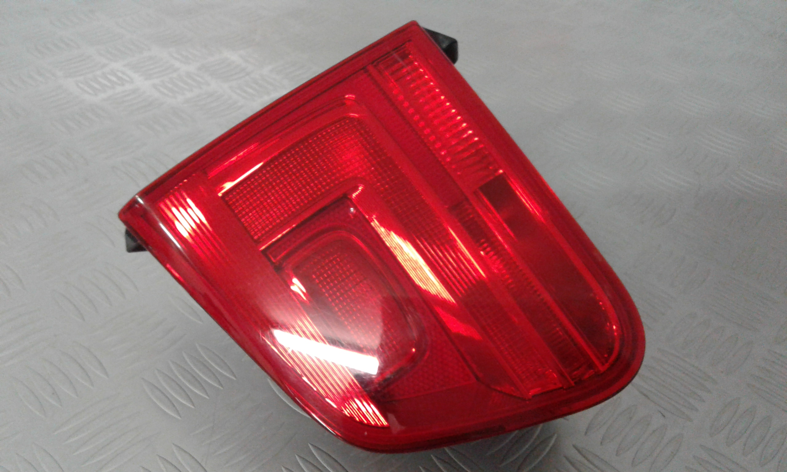 Stop Posteriore Destro Integrato nel Portello VOLKSWAGEN Tiguan 2 Serie