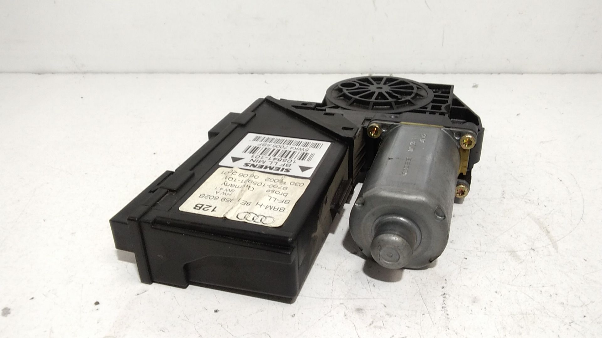 Motorino Alzavetro anteriore destra AUDI A4 Berlina (8E)  Serie