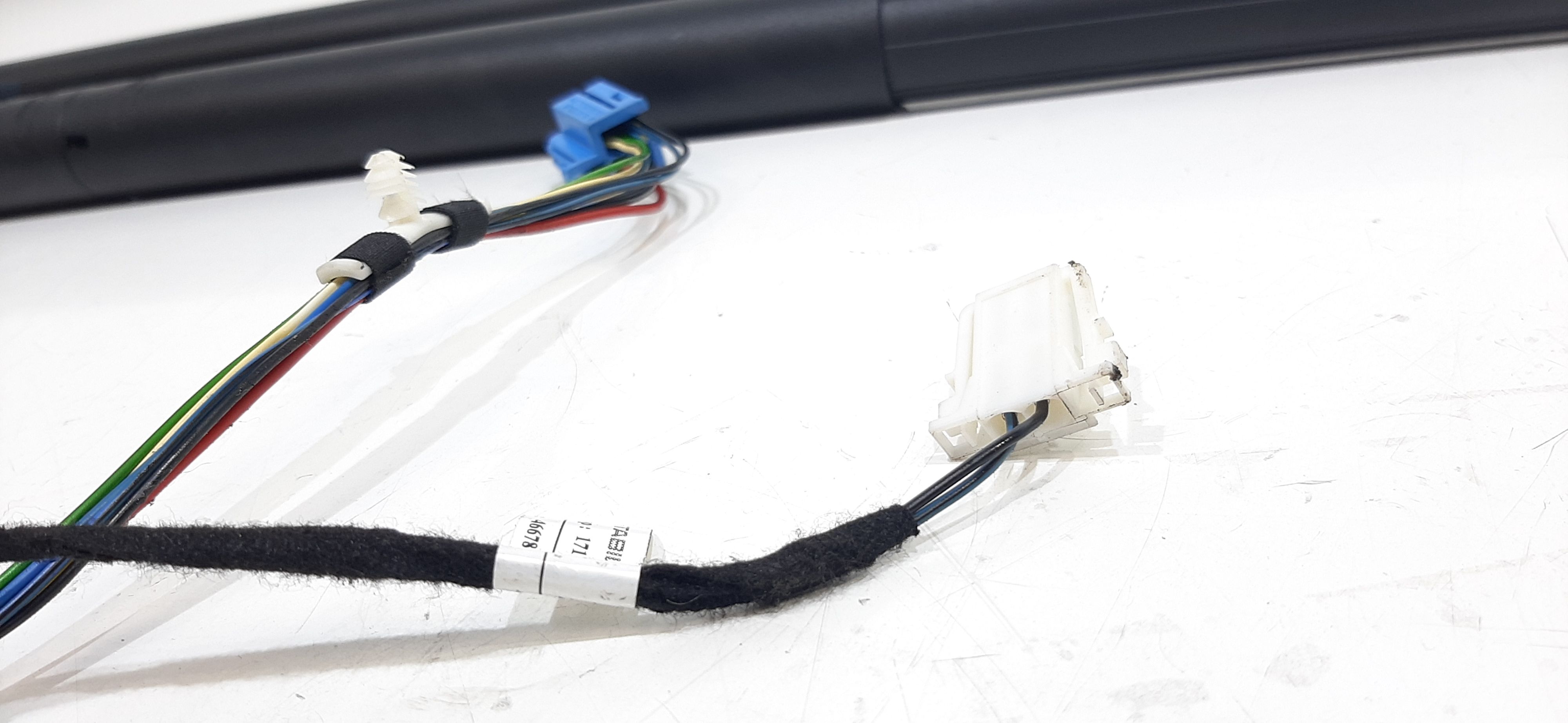 Pistoncini cofano Post. MERCEDES GLA Serie