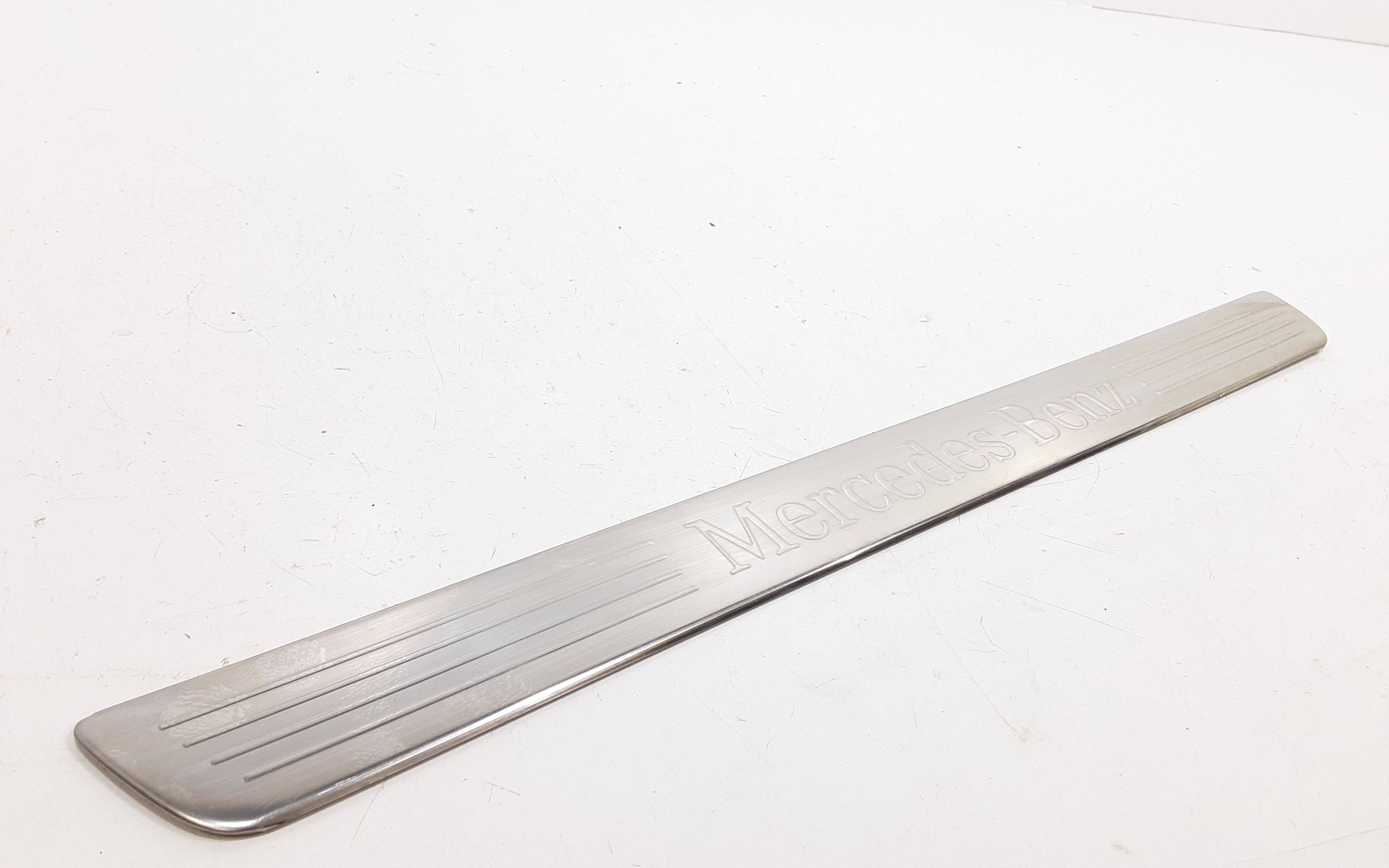 Batticalcagno anteriore sinistro MERCEDES GLA Serie