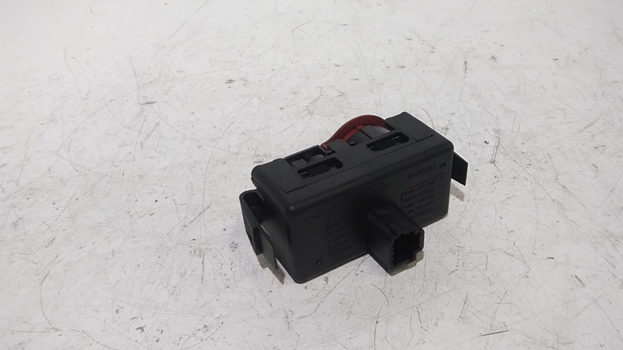 Pulsante luci di emergenza RENAULT Clio Serie (04>08)
