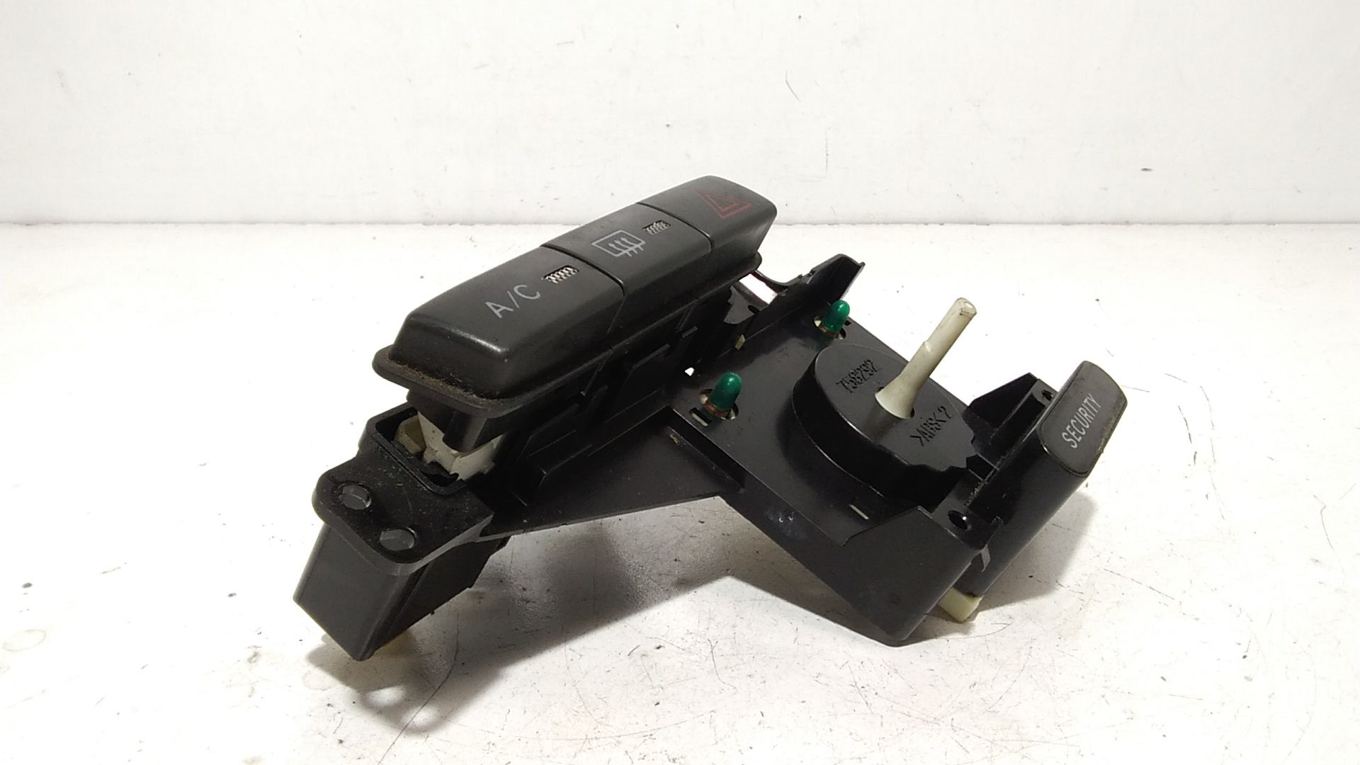 Pulsante luci di emergenza TOYOTA Yaris 1 Serie