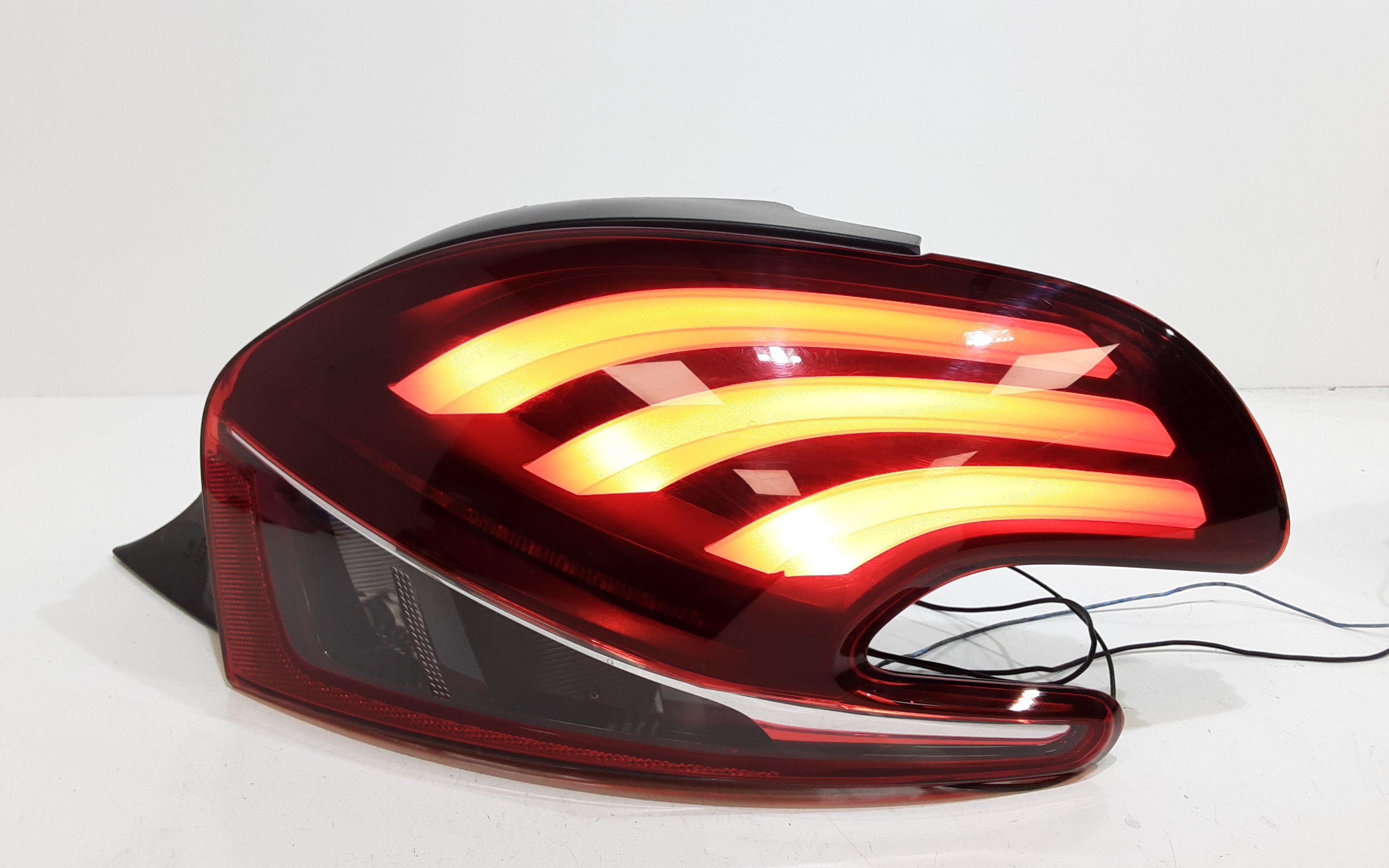 Stop destro a led PEUGEOT 208 Serie (12>19)