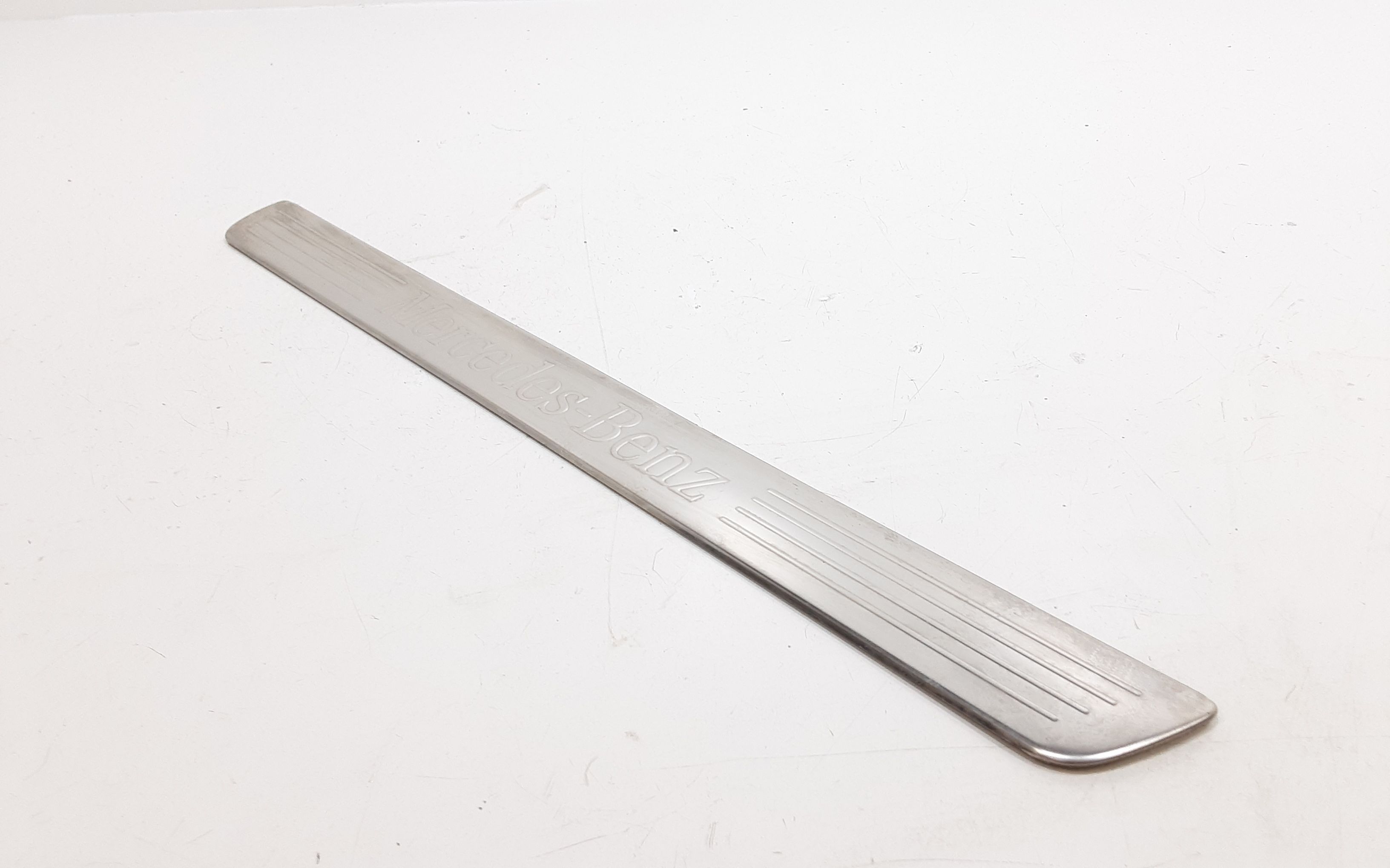 Batticalcagno Anteriore Destro MERCEDES GLA Serie