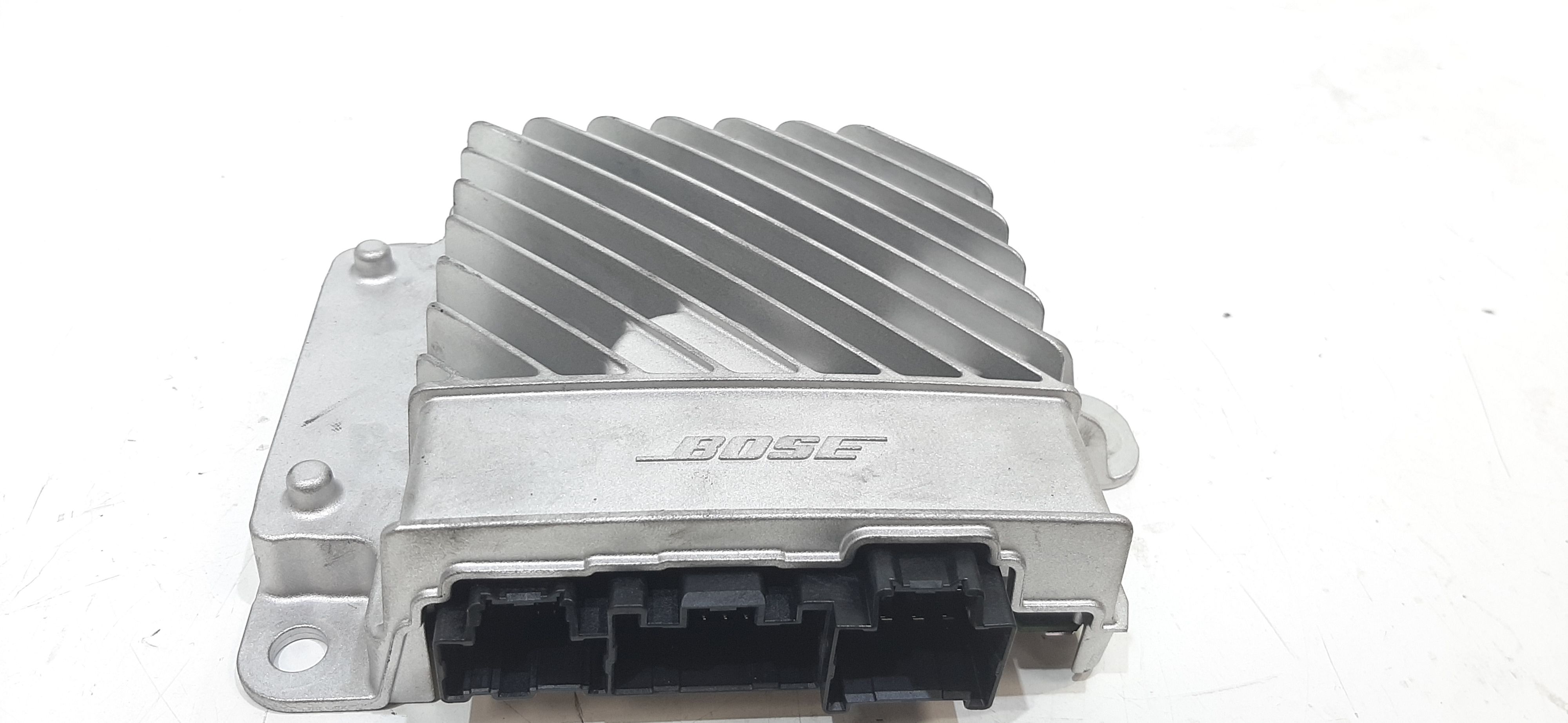 Subwoofer MAZDA MX-5 Serie (18>)