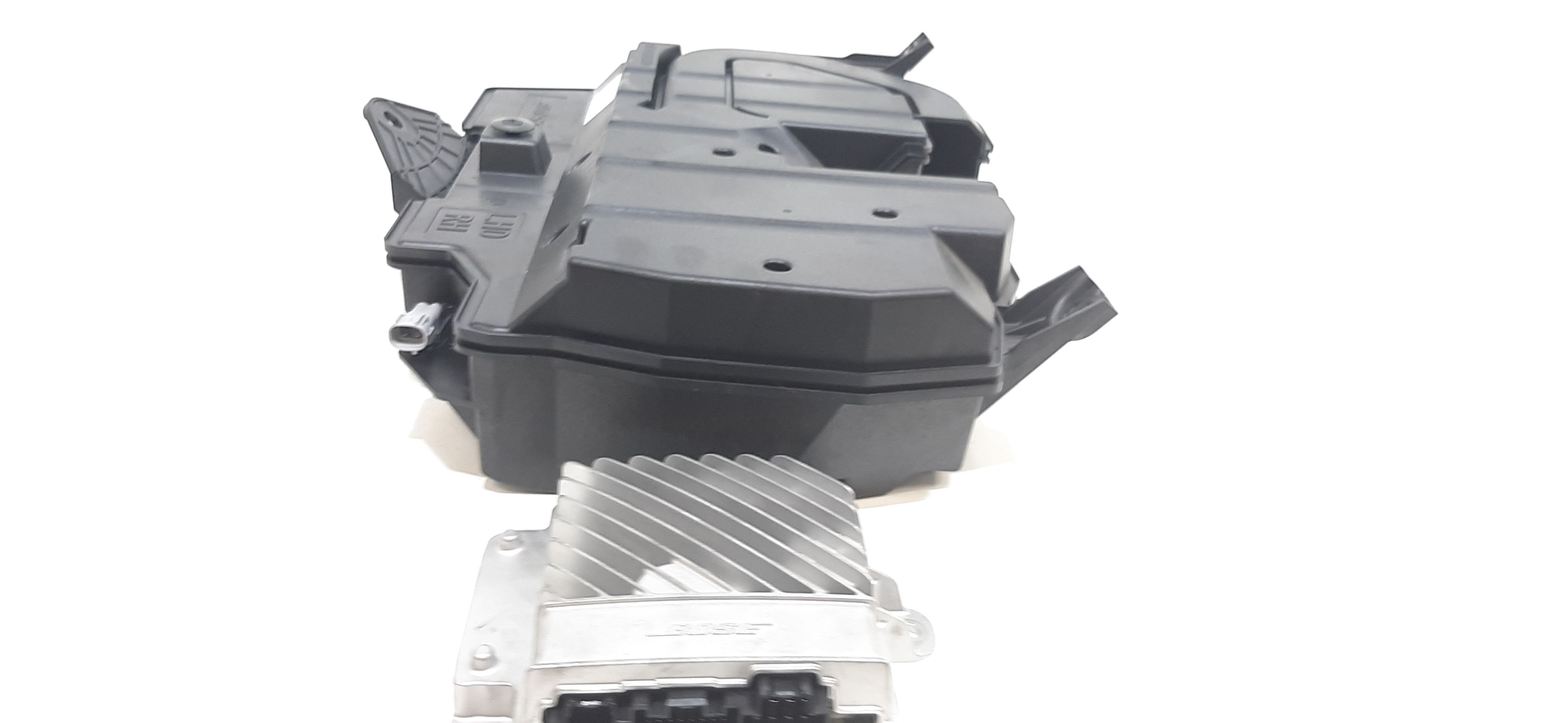 Subwoofer MAZDA MX-5 Serie (18>)