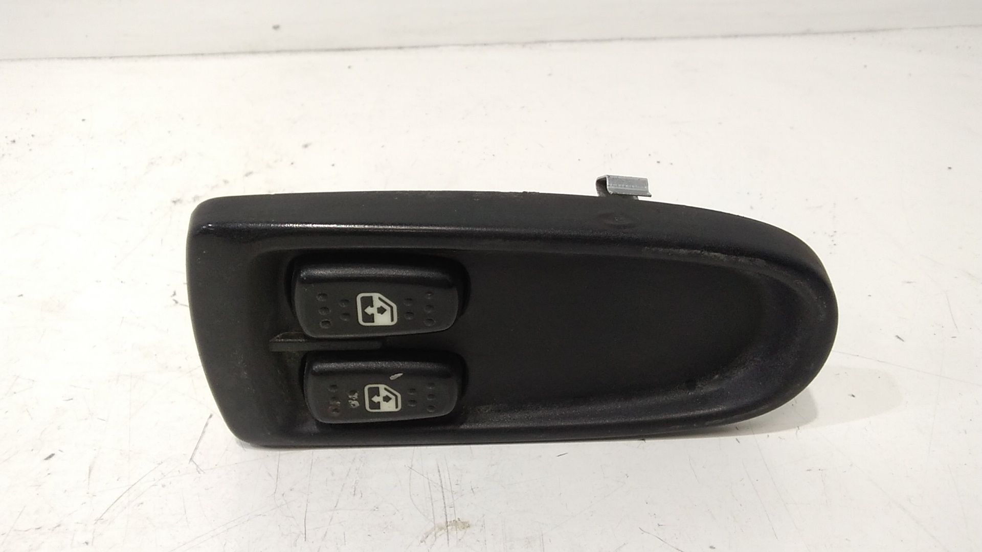 Pulsantiera anteriore sinistra Guida IVECO Daily 4� Serie