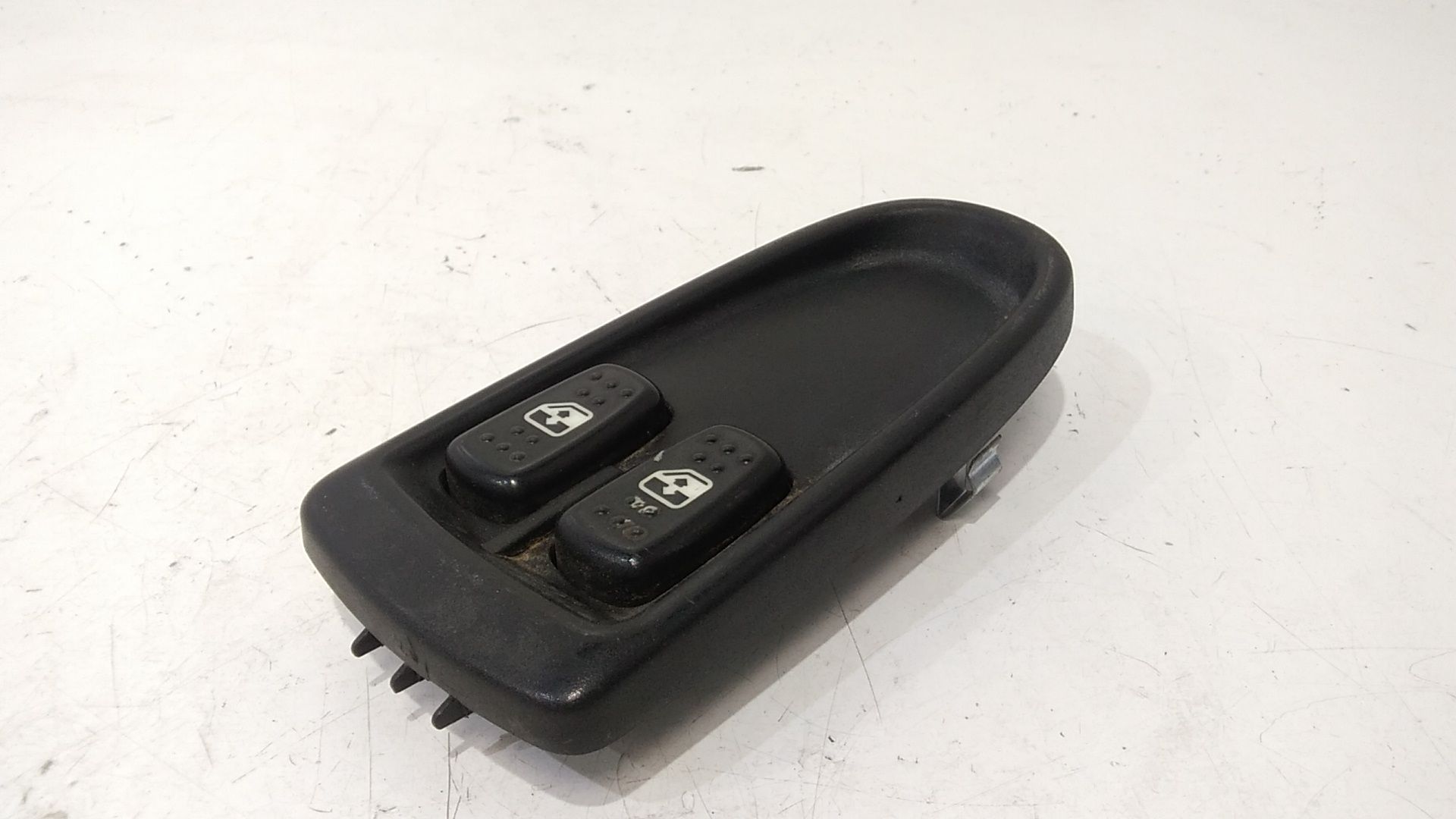 Pulsantiera anteriore sinistra Guida IVECO Daily 4� Serie