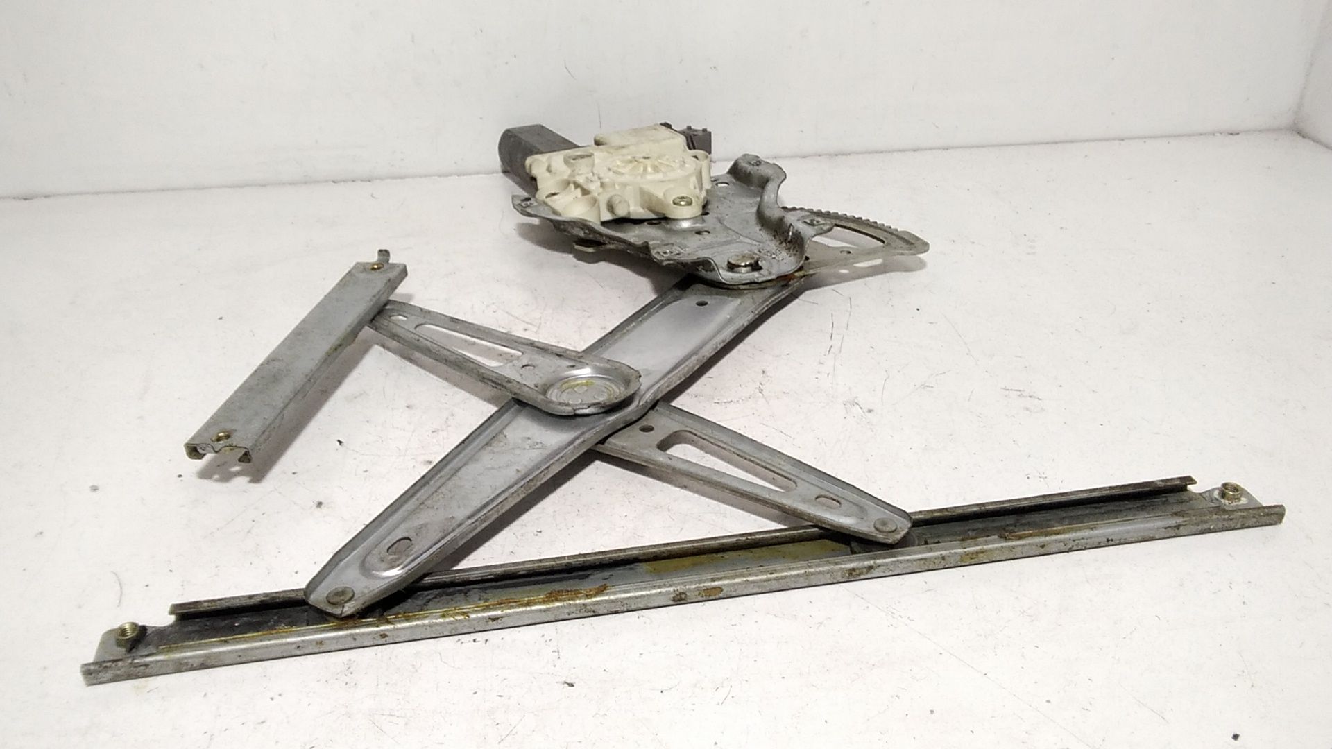 Cremagliera anteriore sinistra Guida TOYOTA Avensis S. Wagon 2 Serie