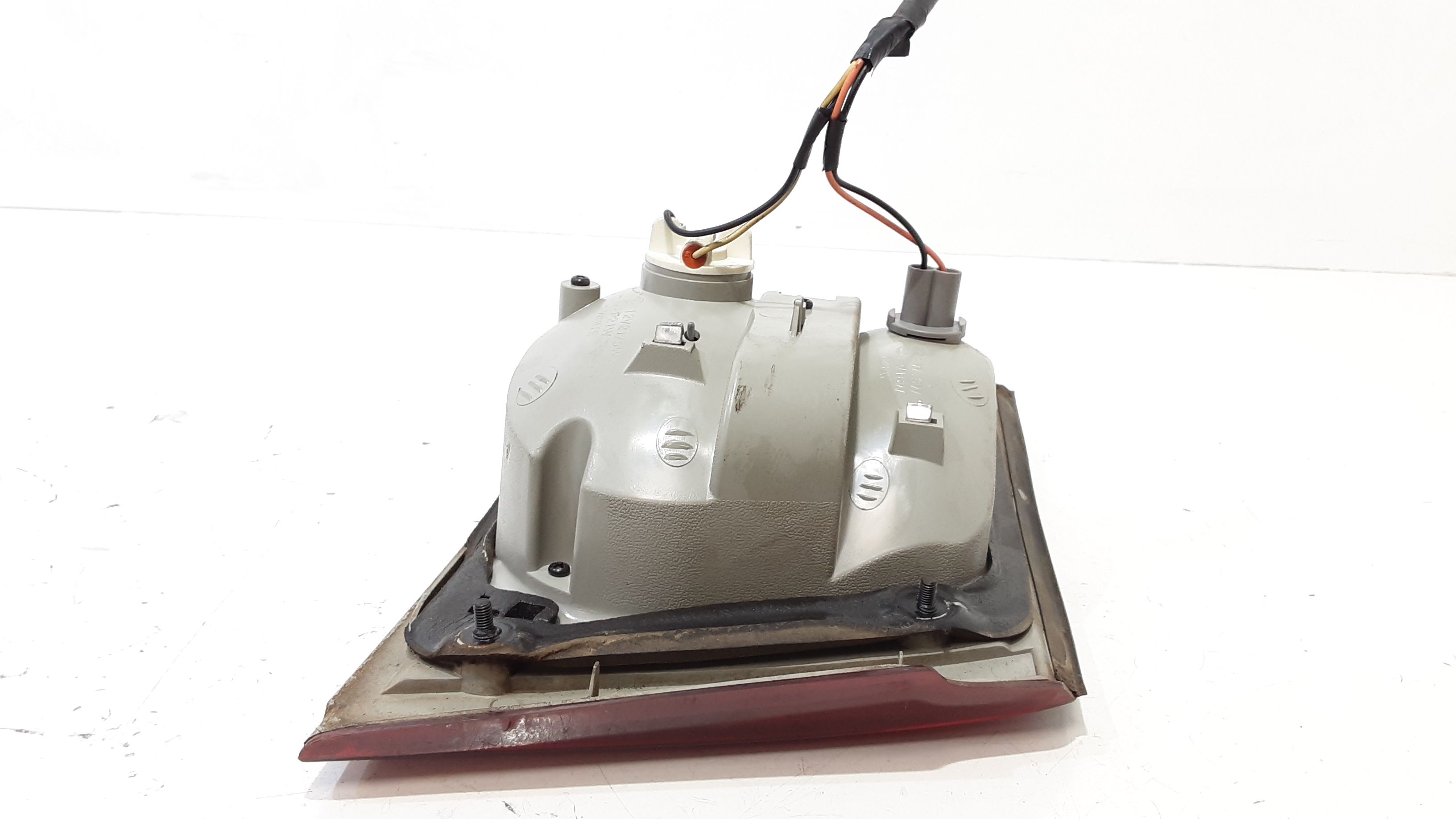 Stop Posteriore Destro Integrato nel Portello KIA Carens 1 Serie