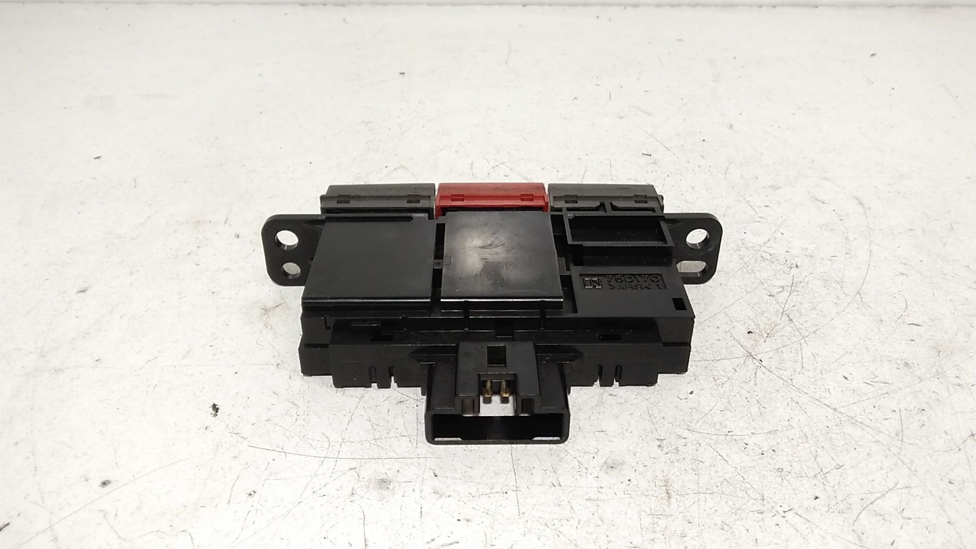 Pulsante luci di emergenza DAIHATSU Cuore 2 Serie