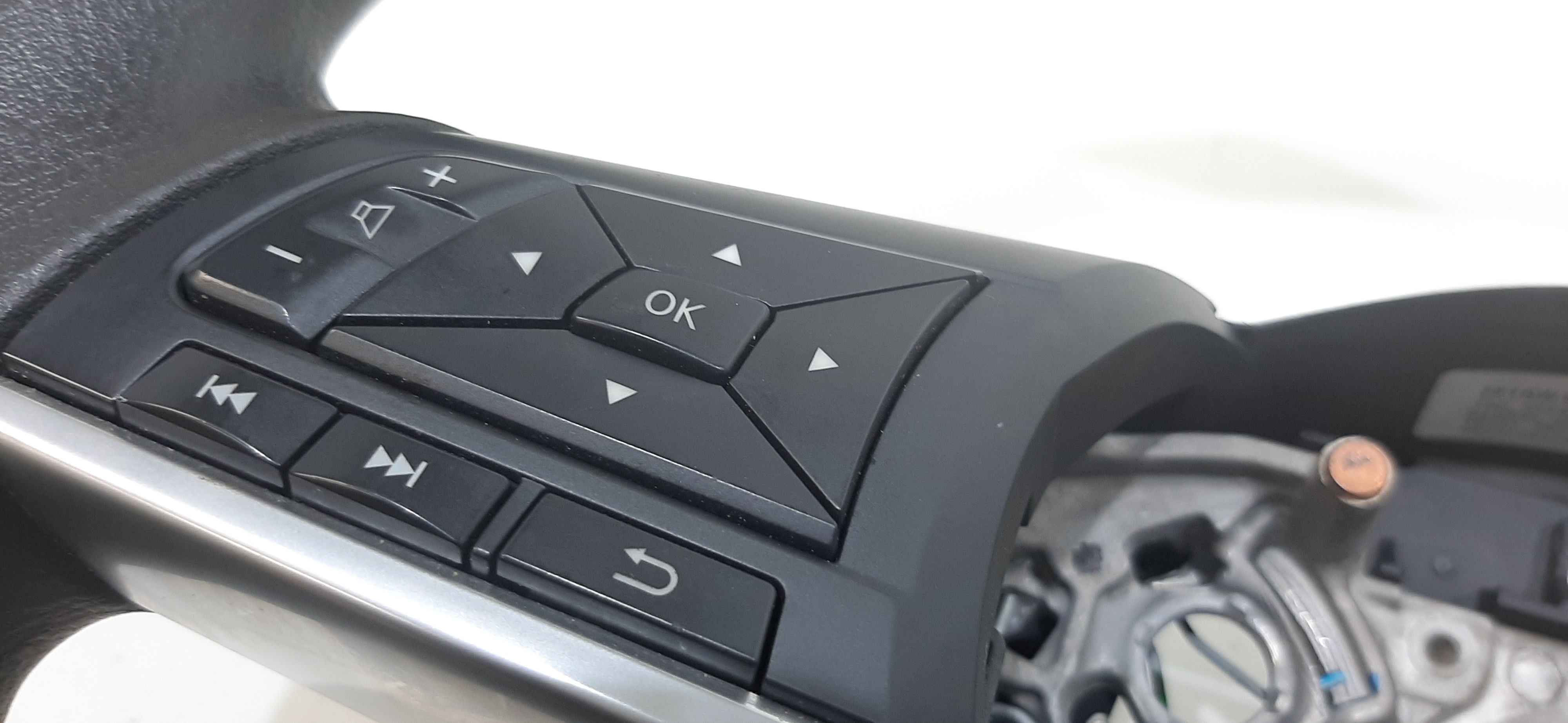 Volante NISSAN Micra Serie (K14) (17>)