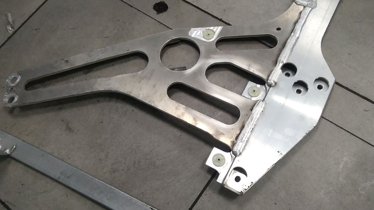 Rinforzo serbatoio BMW X3 Serie M COMPETITION (510CV) (G01,F97) (3.2019>)