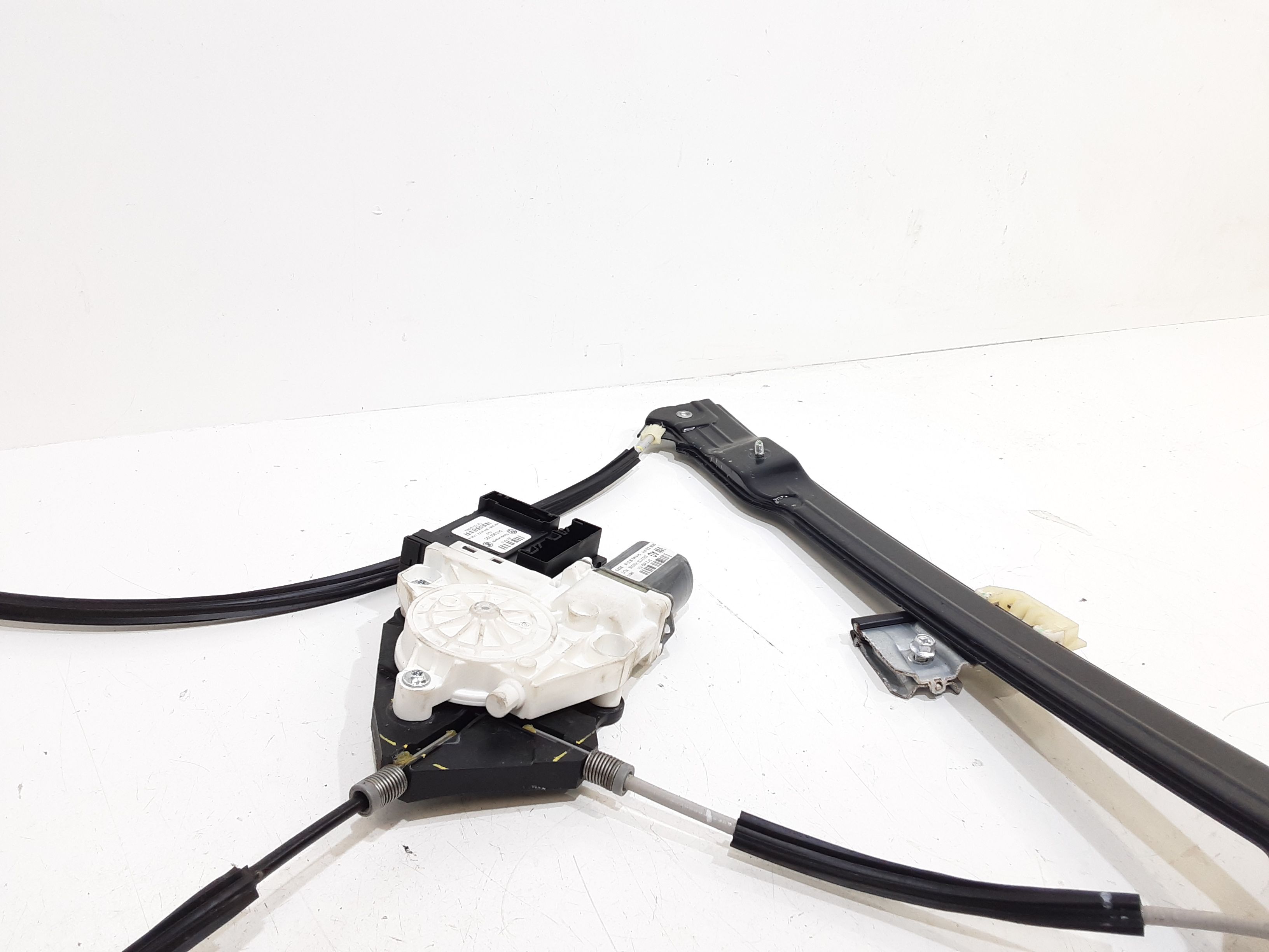 Cremagliera anteriore sinistra Guida VOLKSWAGEN Caddy 4 Serie