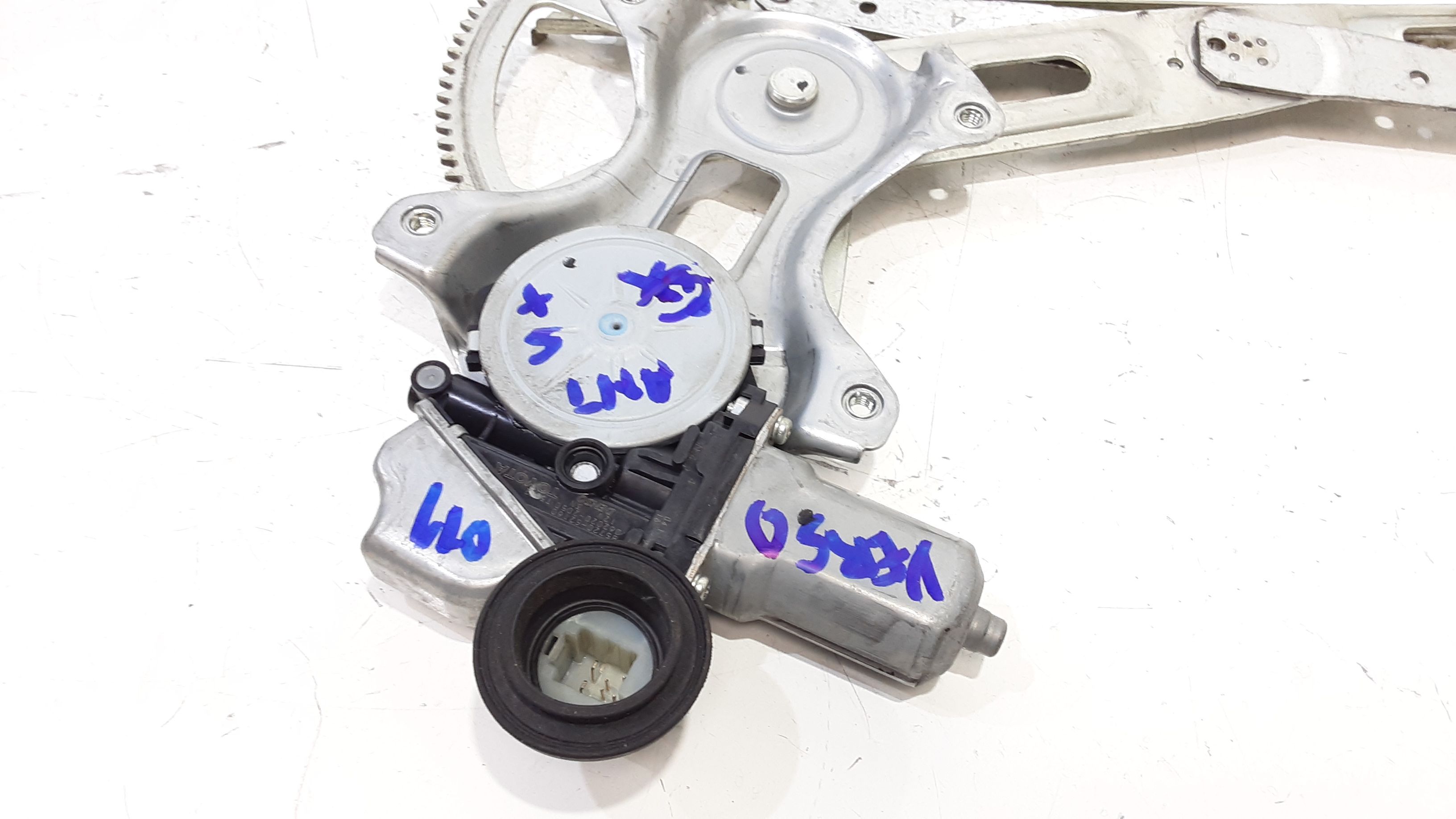 Cremagliera anteriore sinistra Guida TOYOTA Verso S  (P120) (10>16)