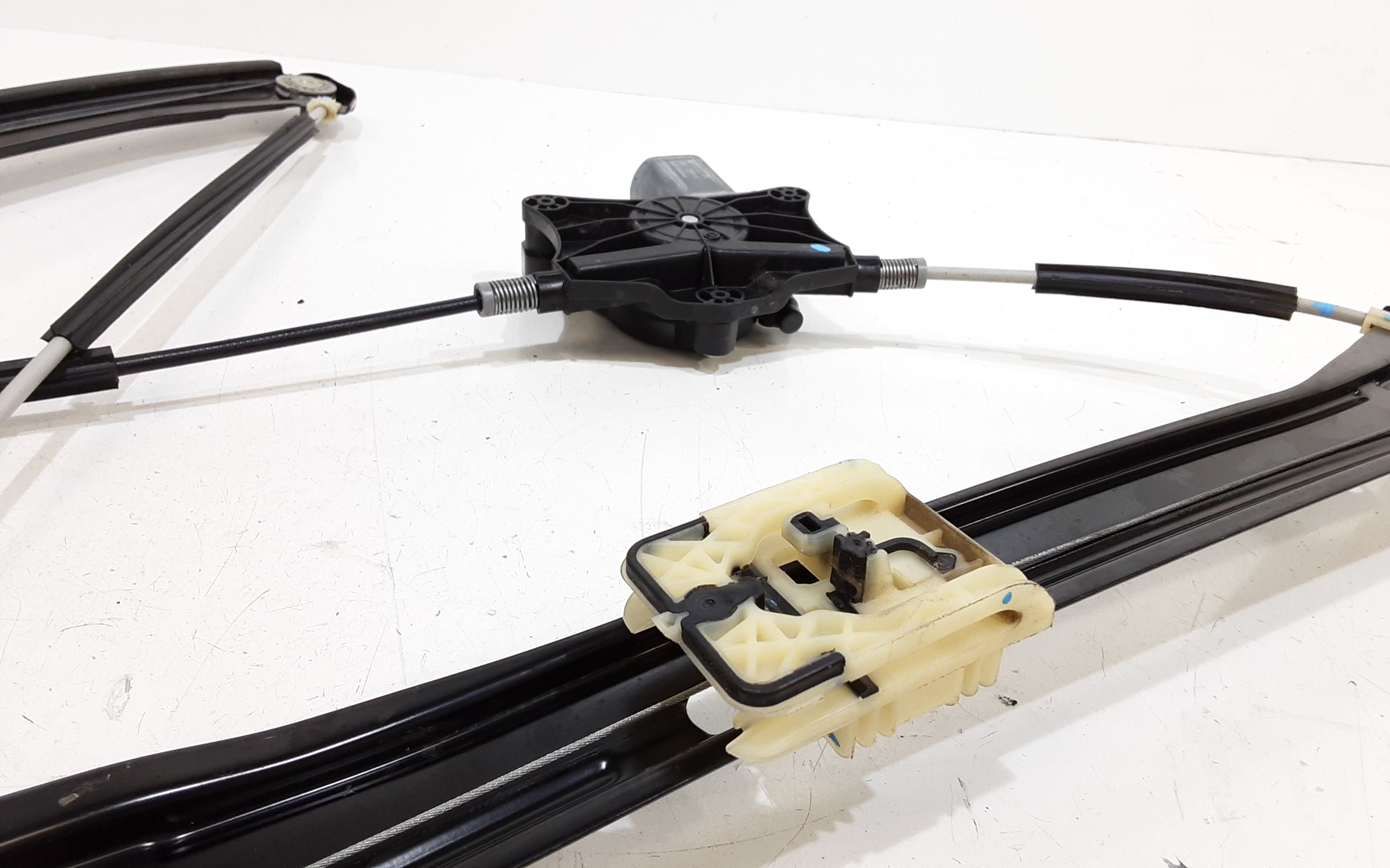 Cremagliera anteriore sinistra Guida VOLKSWAGEN Tiguan Serie