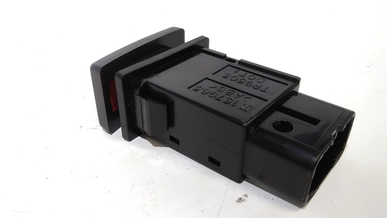 Pulsante luci di emergenza TOYOTA Avensis Berlina 2 Serie