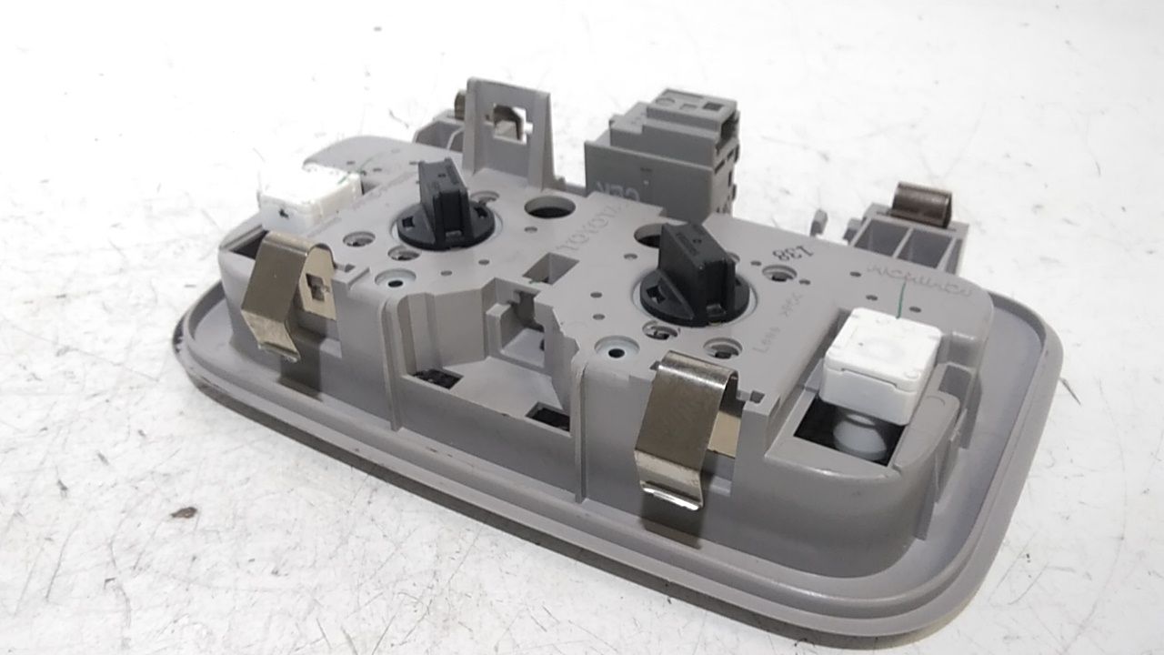 Plafoniera posteriore TOYOTA Verso S  (P120) (10>16)