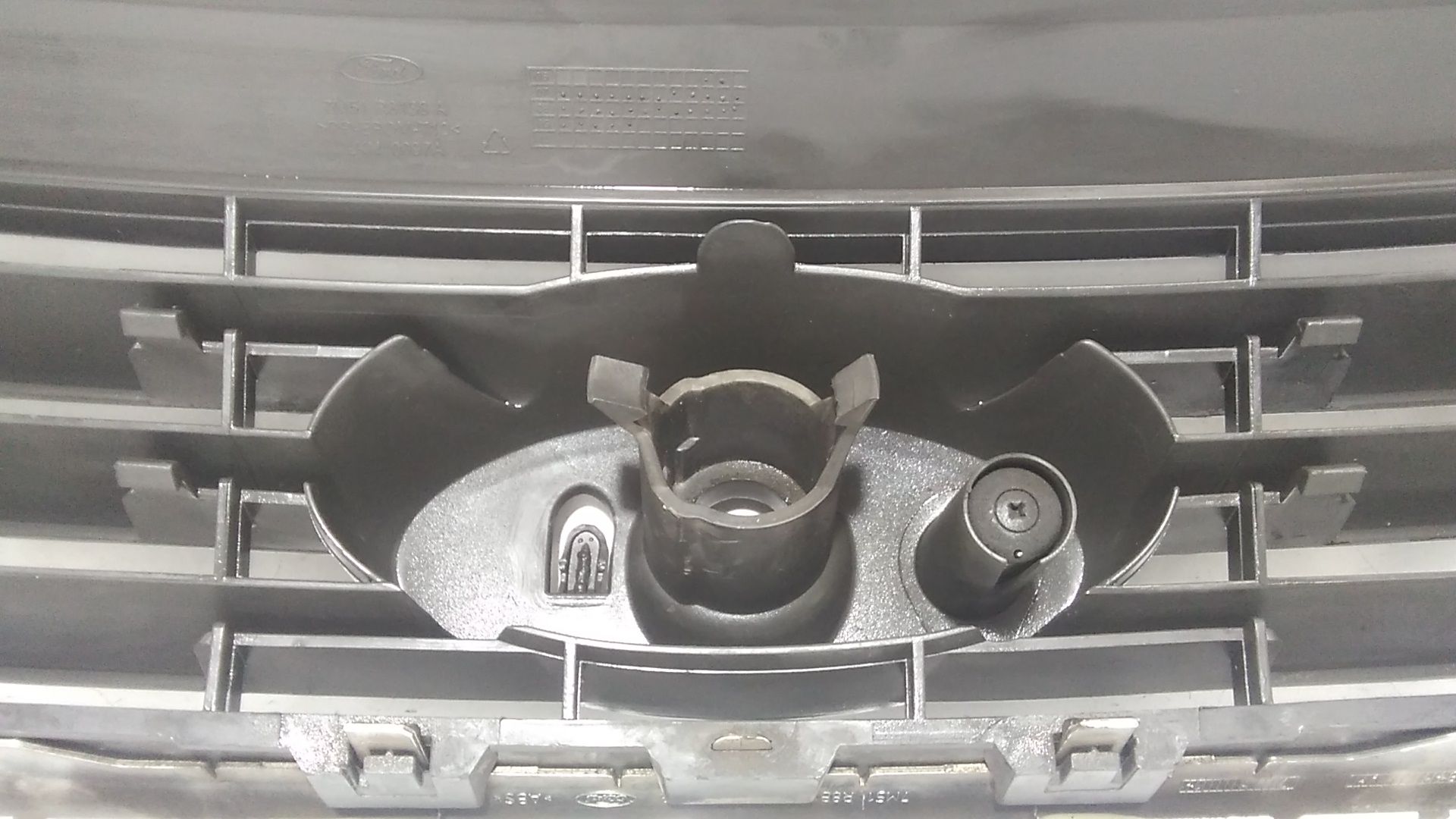 Mascherina anteriore FORD C - Max Serie (07>10)