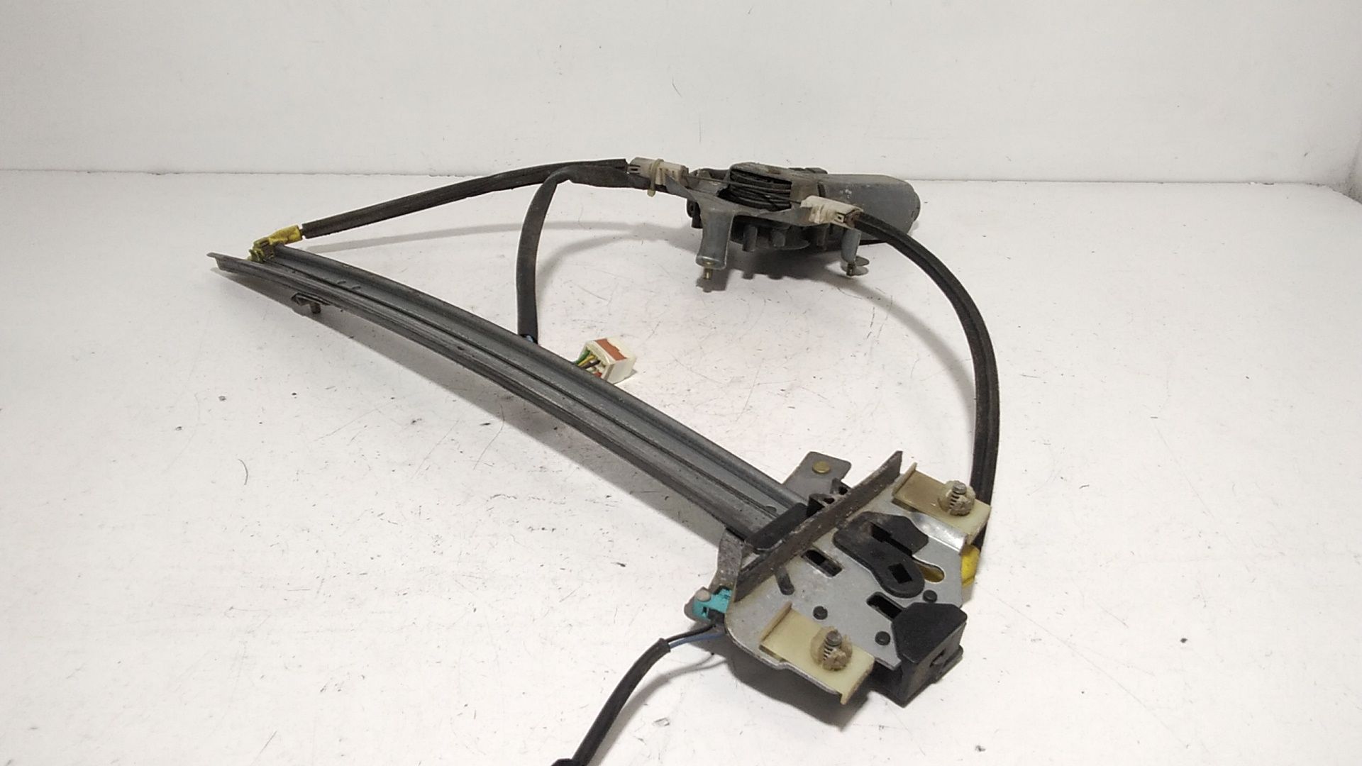 Cremagliera anteriore sinistra Guida MAZDA 323 8 Serie