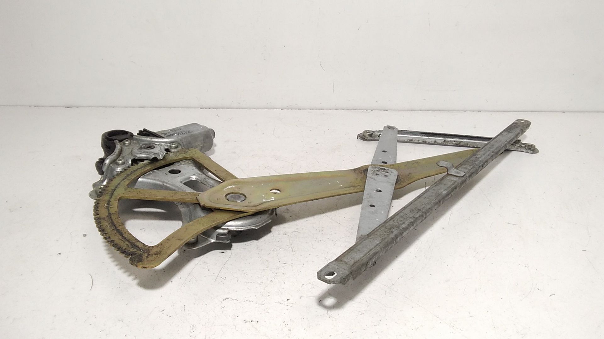 Cremagliera anteriore sinistra Guida TOYOTA Avensis Berlina 2 Serie