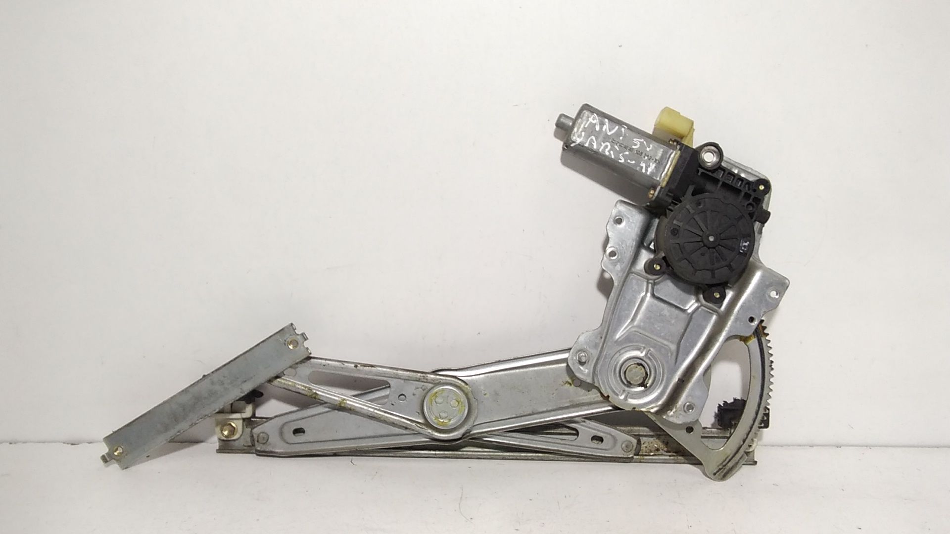 Cremagliera anteriore sinistra Guida TOYOTA Yaris 1 Serie