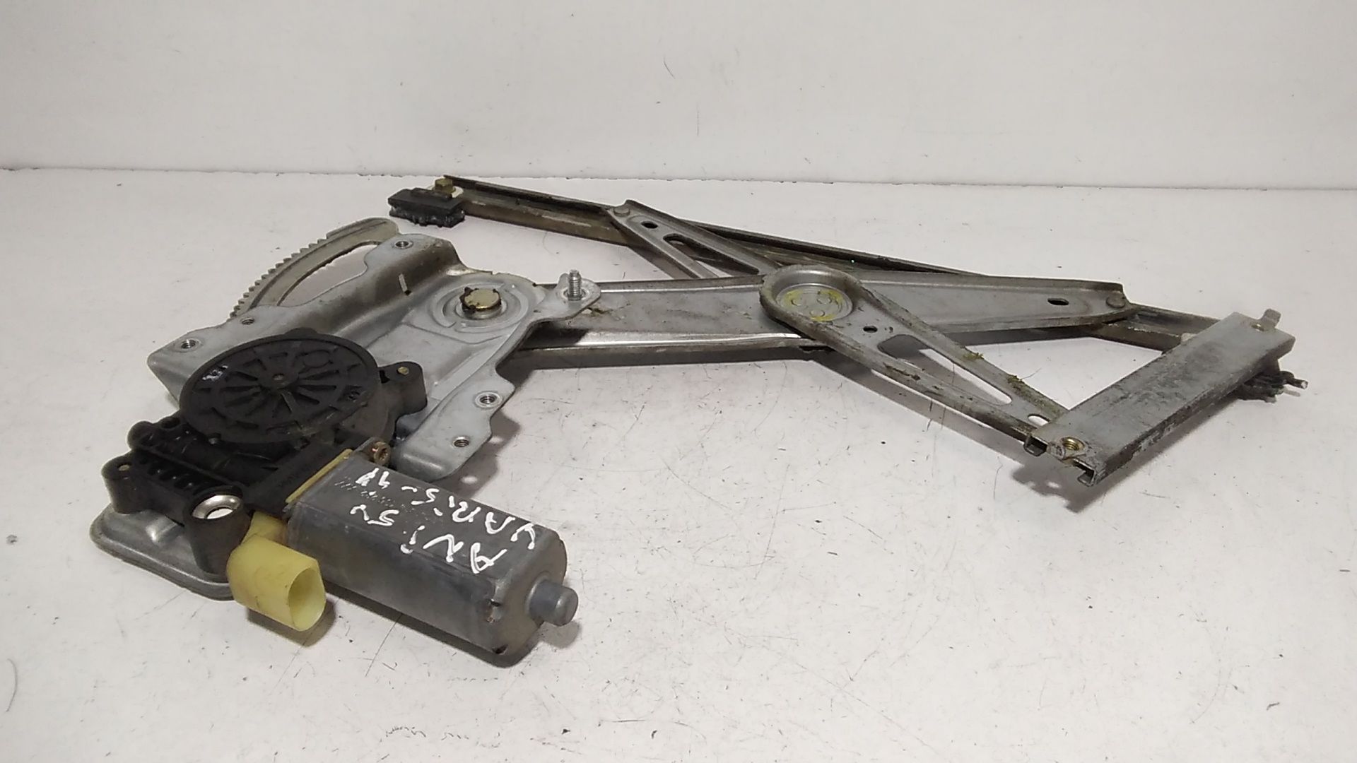 Cremagliera anteriore sinistra Guida TOYOTA Yaris 1 Serie