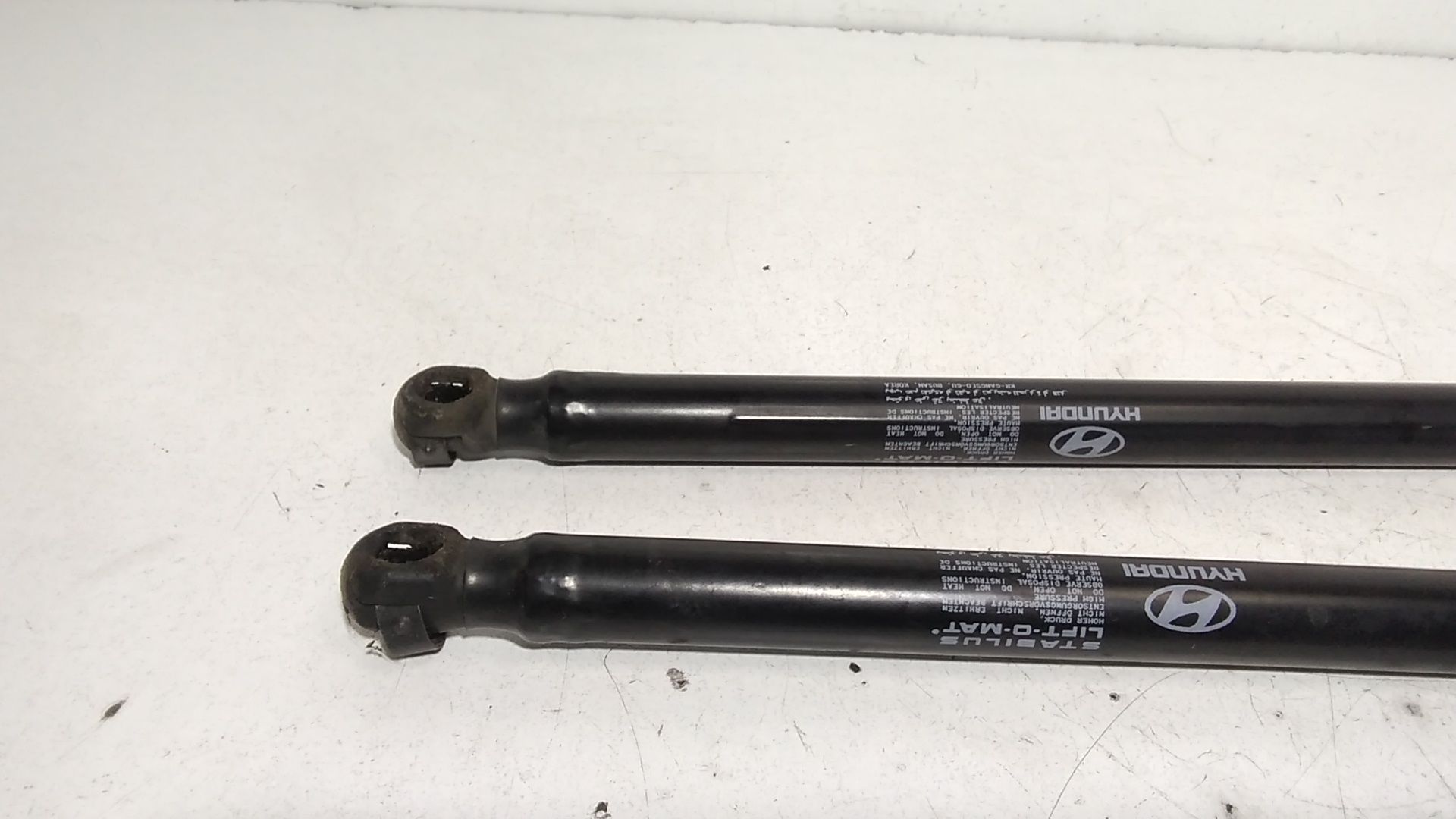 Pistoncini cofano Post. HYUNDAI Tucson  Serie (04>09)