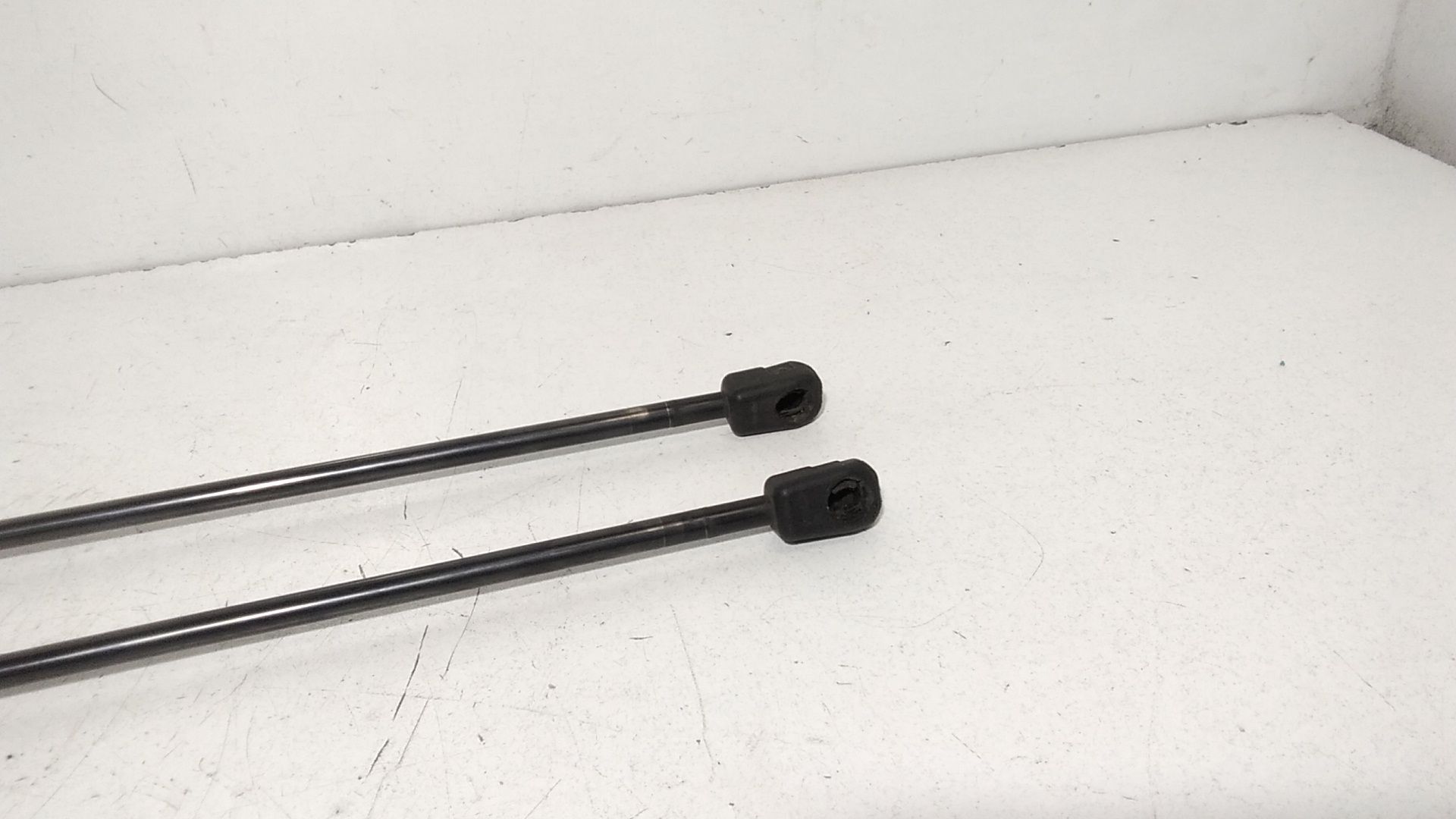 Pistoncini cofano Post. HYUNDAI i30 Serie (12>18)