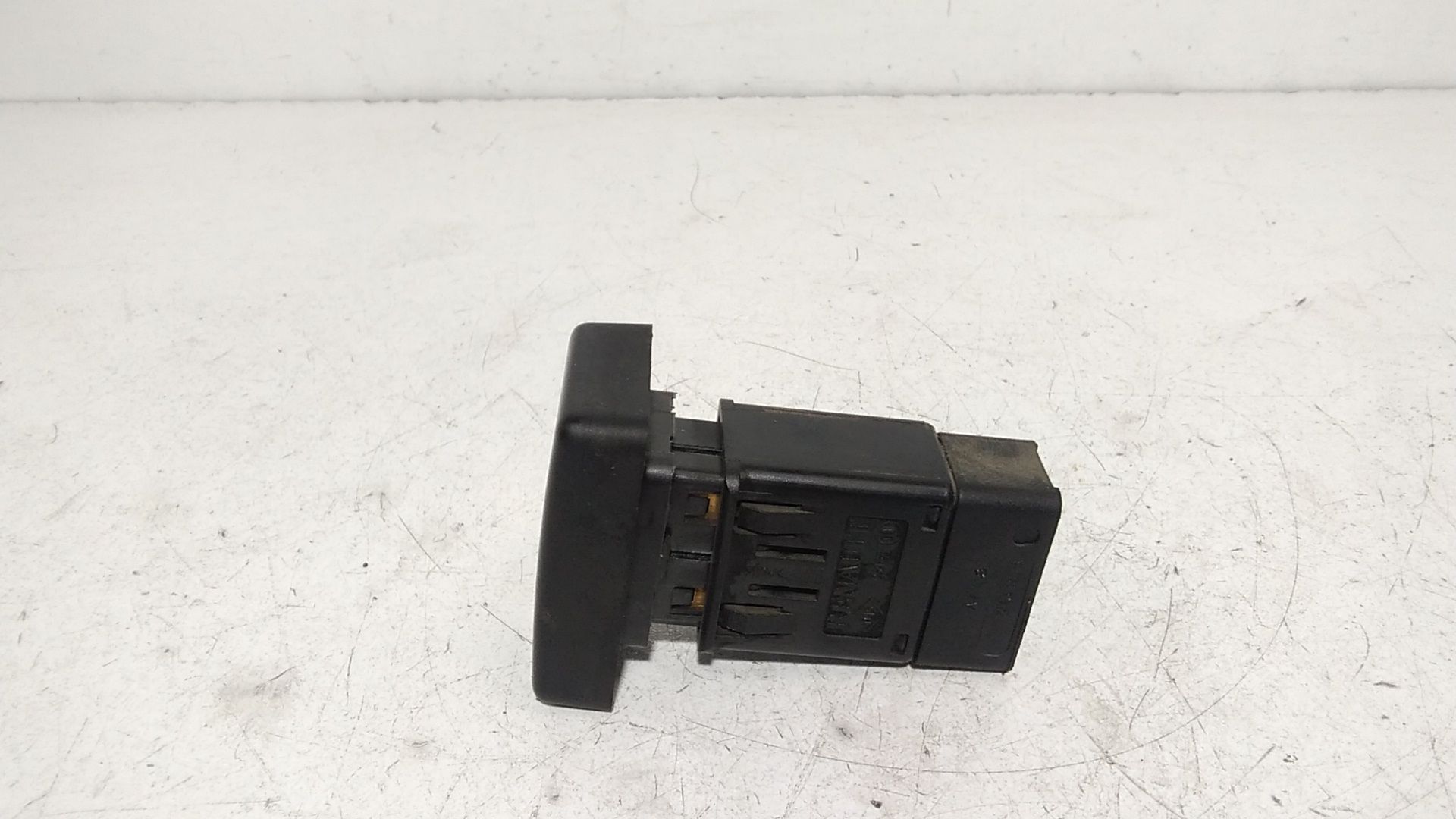 Pulsante luci di emergenza DACIA Logan MCV