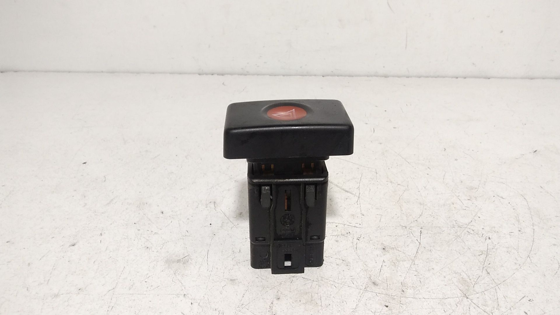 Pulsante luci di emergenza DACIA Logan MCV