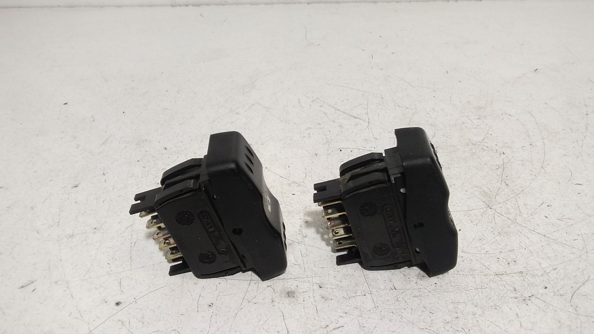 Pulsantiera alzavetri centrale DACIA Logan MCV