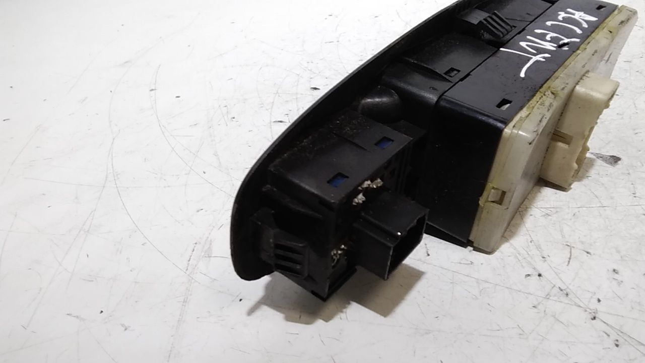 Pulsantiera anteriore sinistra Guida HYUNDAI Accent 3 Serie