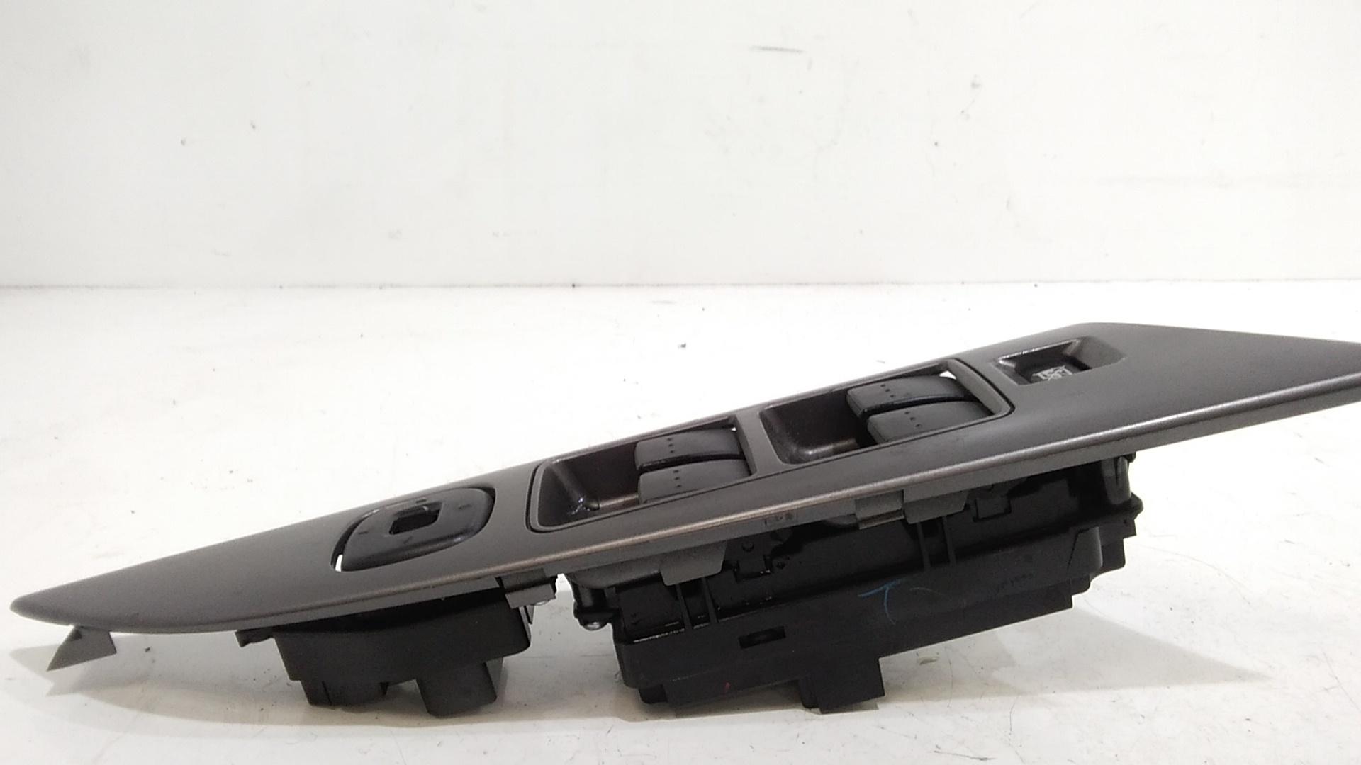 Pulsantiera anteriore sinistra Guida MAZDA 3 Berlina Serie (03>09)