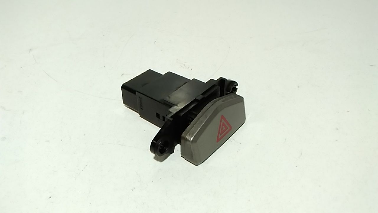 Pulsante luci di emergenza KIA Carens 1 Serie