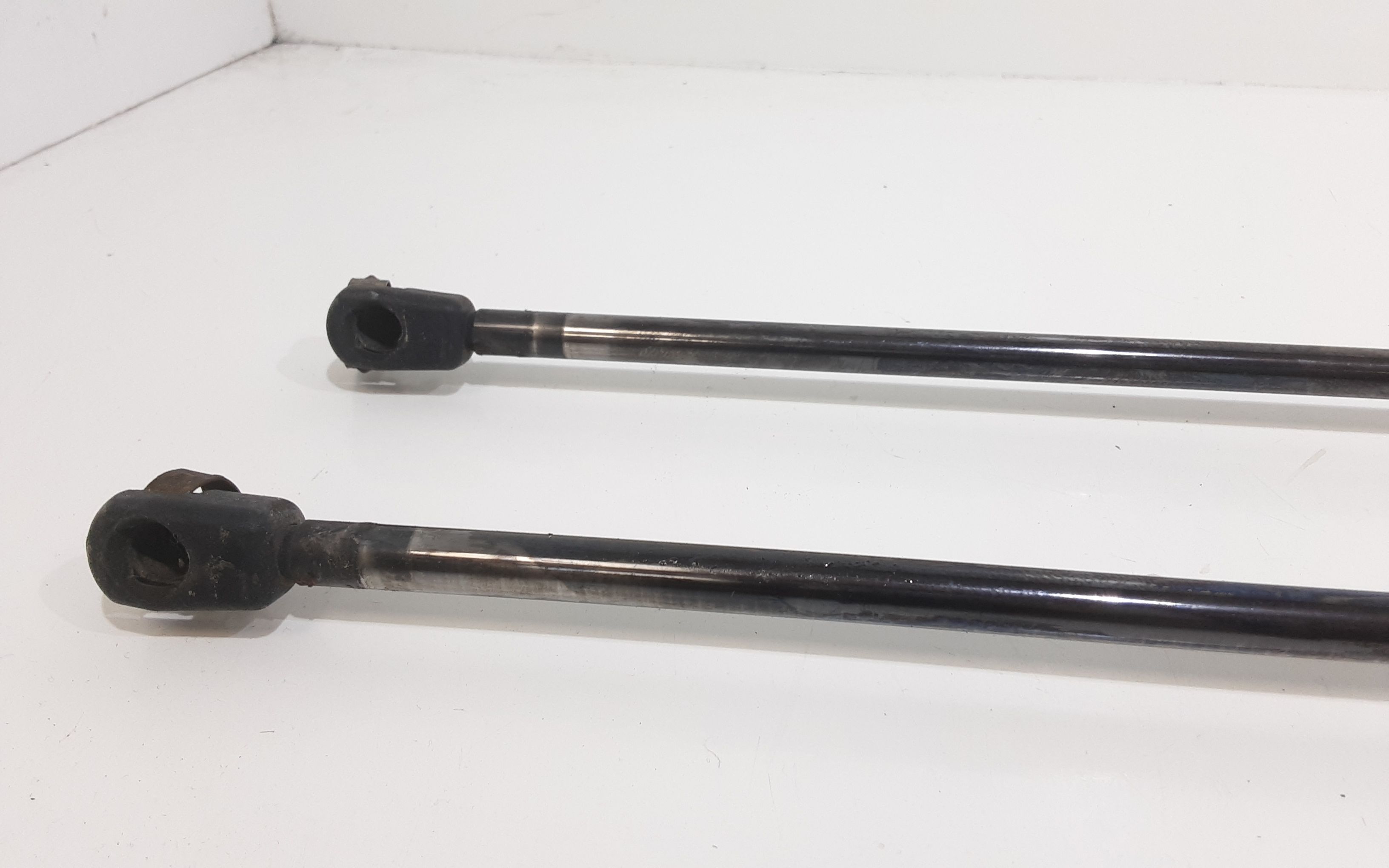 Pistoncini cofano Post. MERCEDES Vito W638