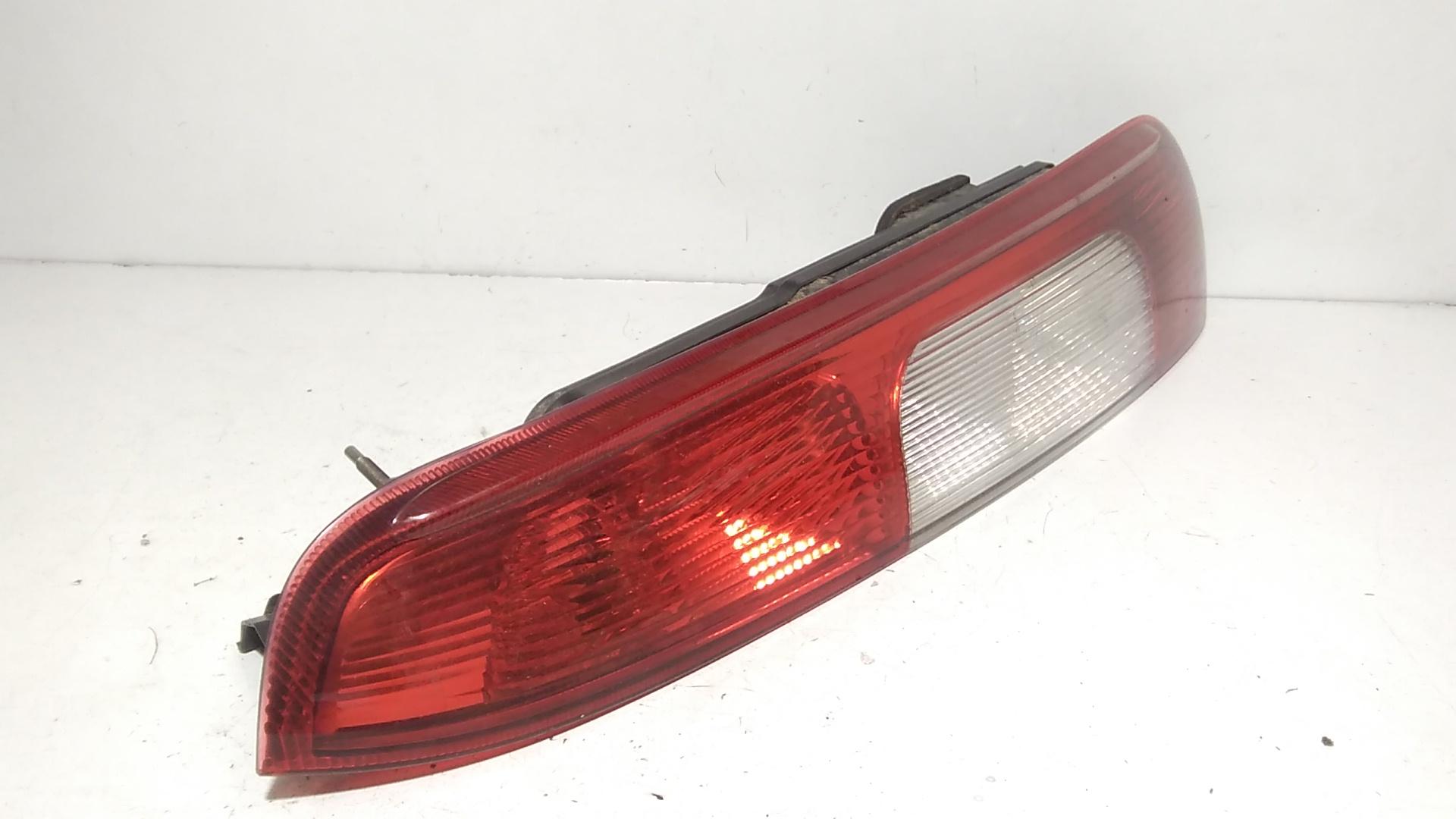 Stop fanale posteriore Destro Passeggero FORD C - Max Serie (03>07)