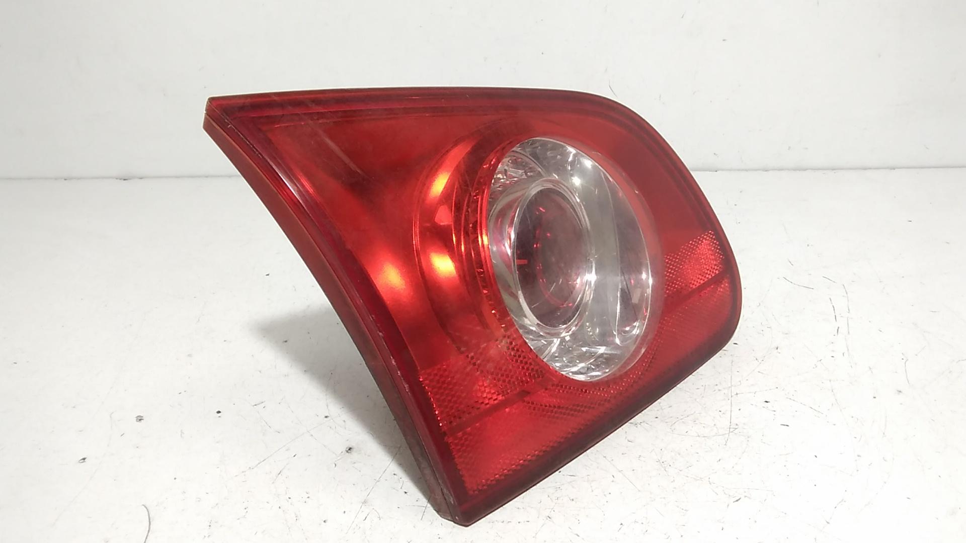 Stop Posteriore Sinistro Integrato nel Portello VOLKSWAGEN Passat Variant 4 Serie