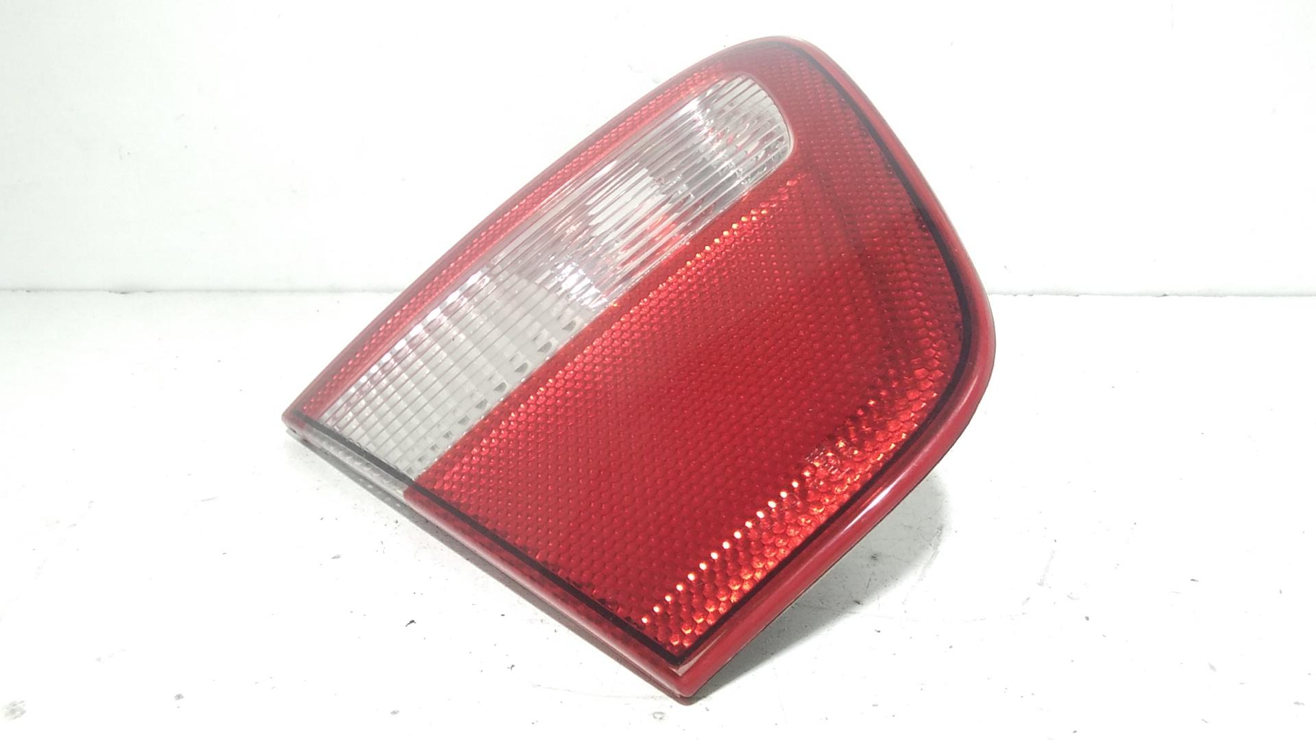 Stop Posteriore Sinistro Integrato nel Portello SEAT Cordoba Berlina 3 Serie